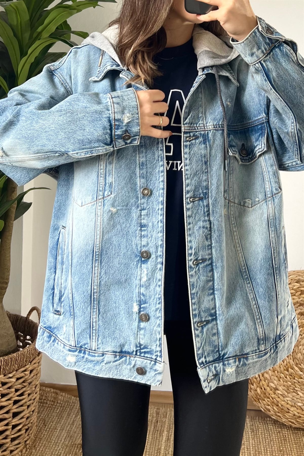 Kapüşon Detaylı Oversize Kot Ceket uygun fiyatlarda www.butikhola.com adresinde