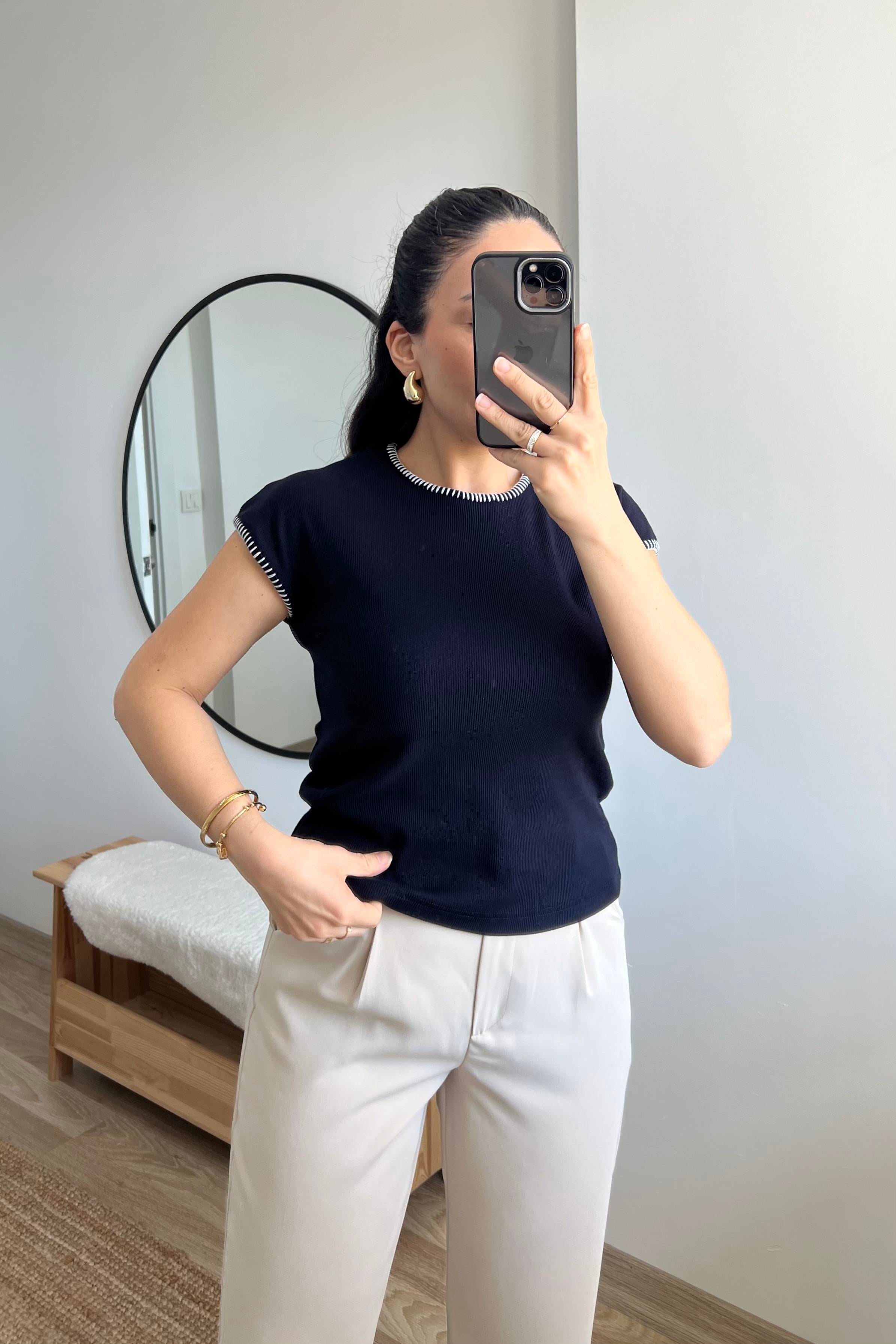 Lacivert Dikiş Detaylı Fitilli Tshirt uygun fiyatlarda www.butikhola.com adresinde