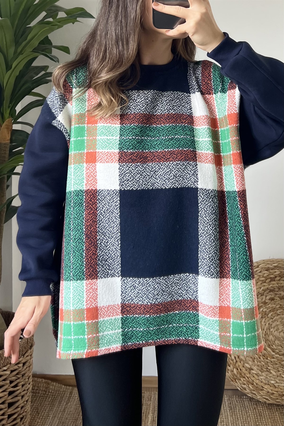 Lacivert Ekose Garnili Sweatshirt  uygun fiyatlarda www.butikhola.com adresinde