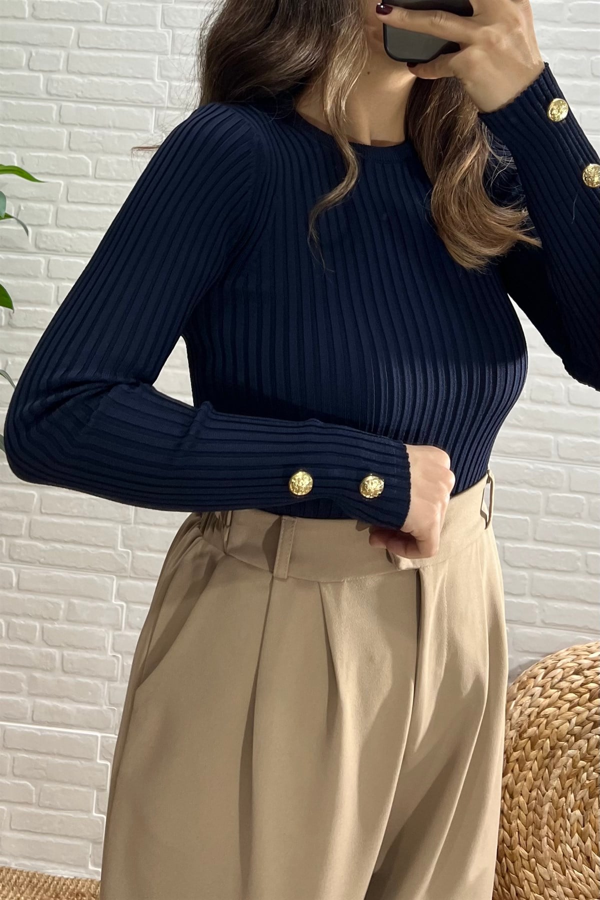 Lacivert Gold Düğme Detaylı Triko Kazak uygun fiyatlarda www.butikhola.com adresinde