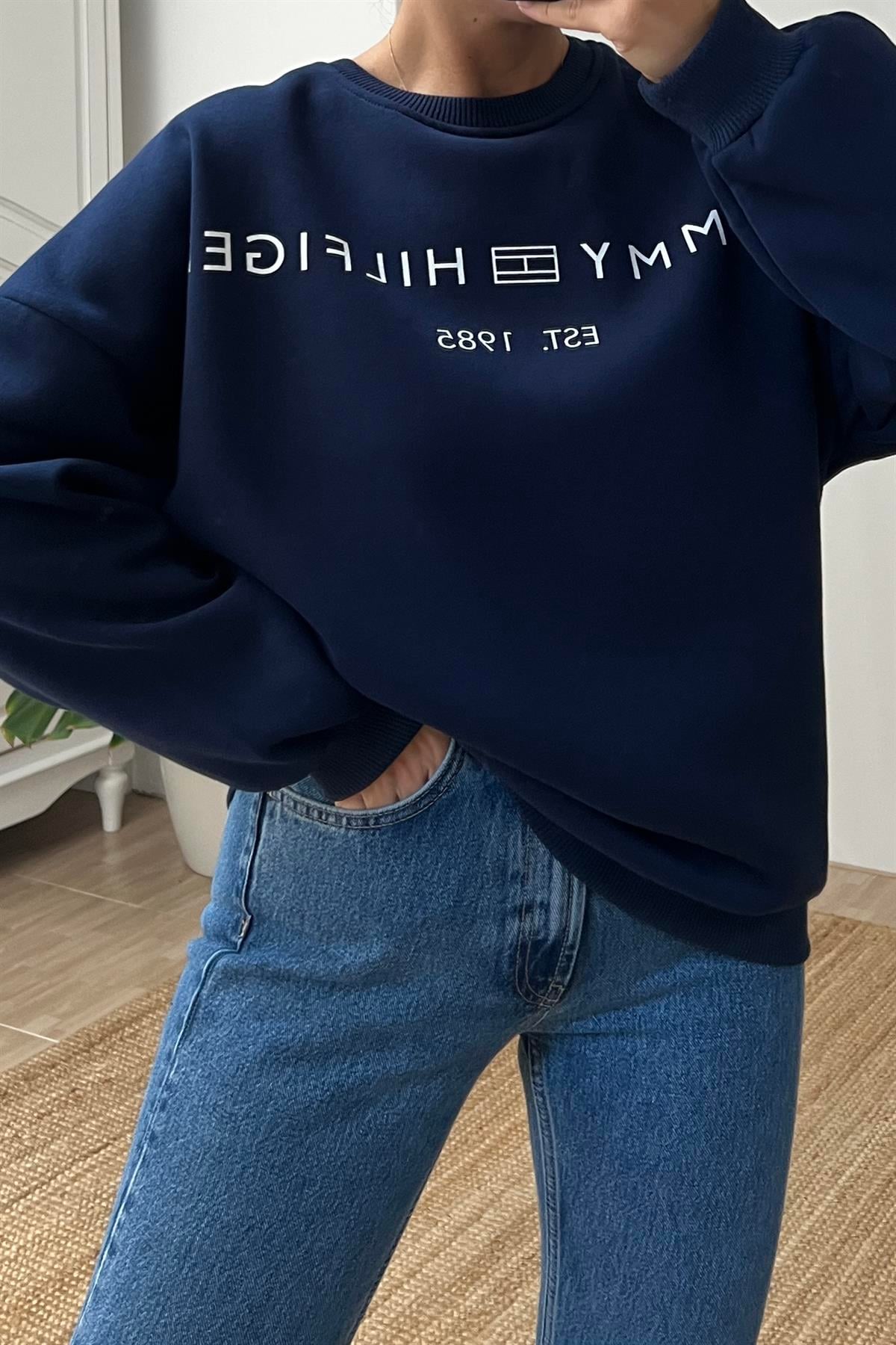 Lacivert Tommy Sweatshirt uygun fiyatlarda www.butikhola.com adresinde