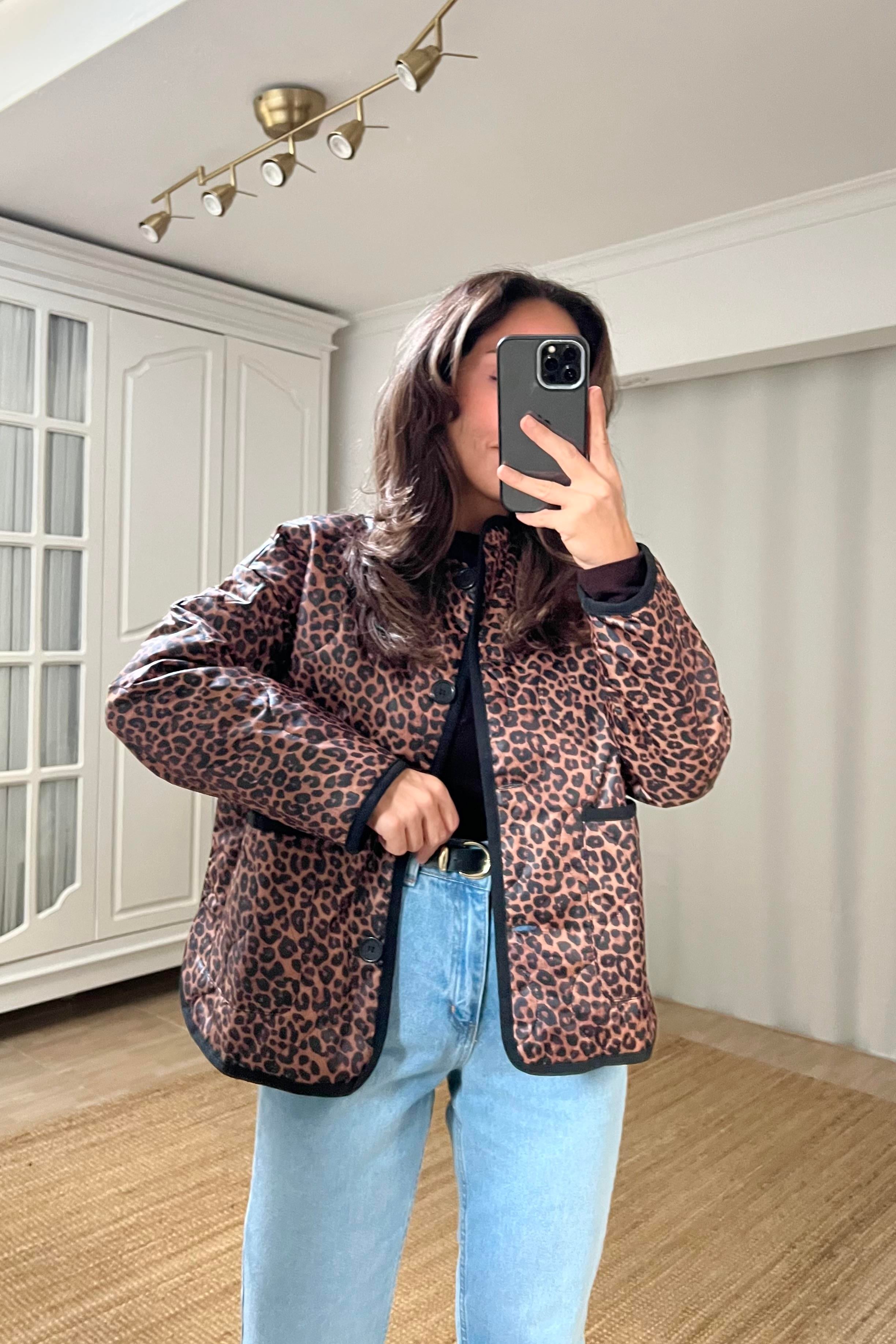 Leopar Desenli Kapitone Ceket uygun fiyatlarda www.butikhola.com adresinde