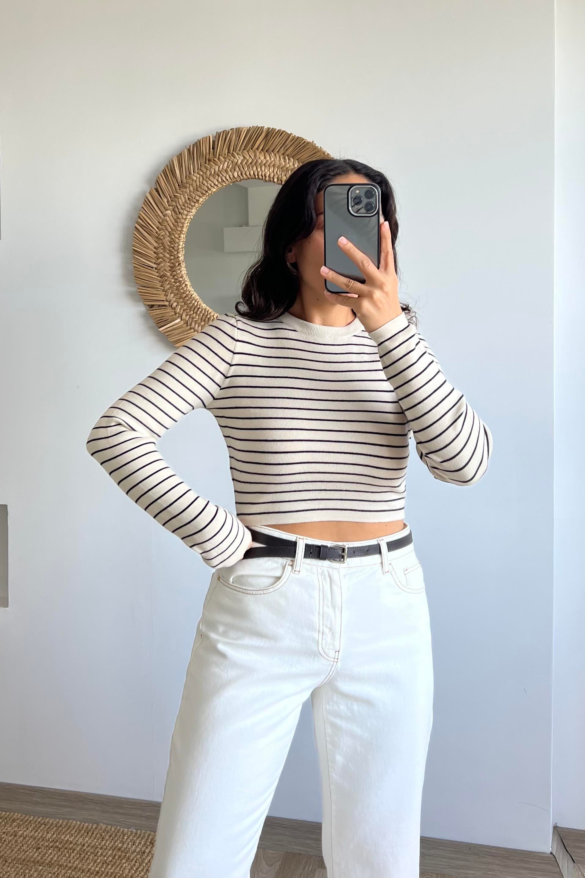 MD Bej Çizgili Yumuşak Dokulu Crop Bluz uygun fiyatlarda www.butikhola.com adresinde
