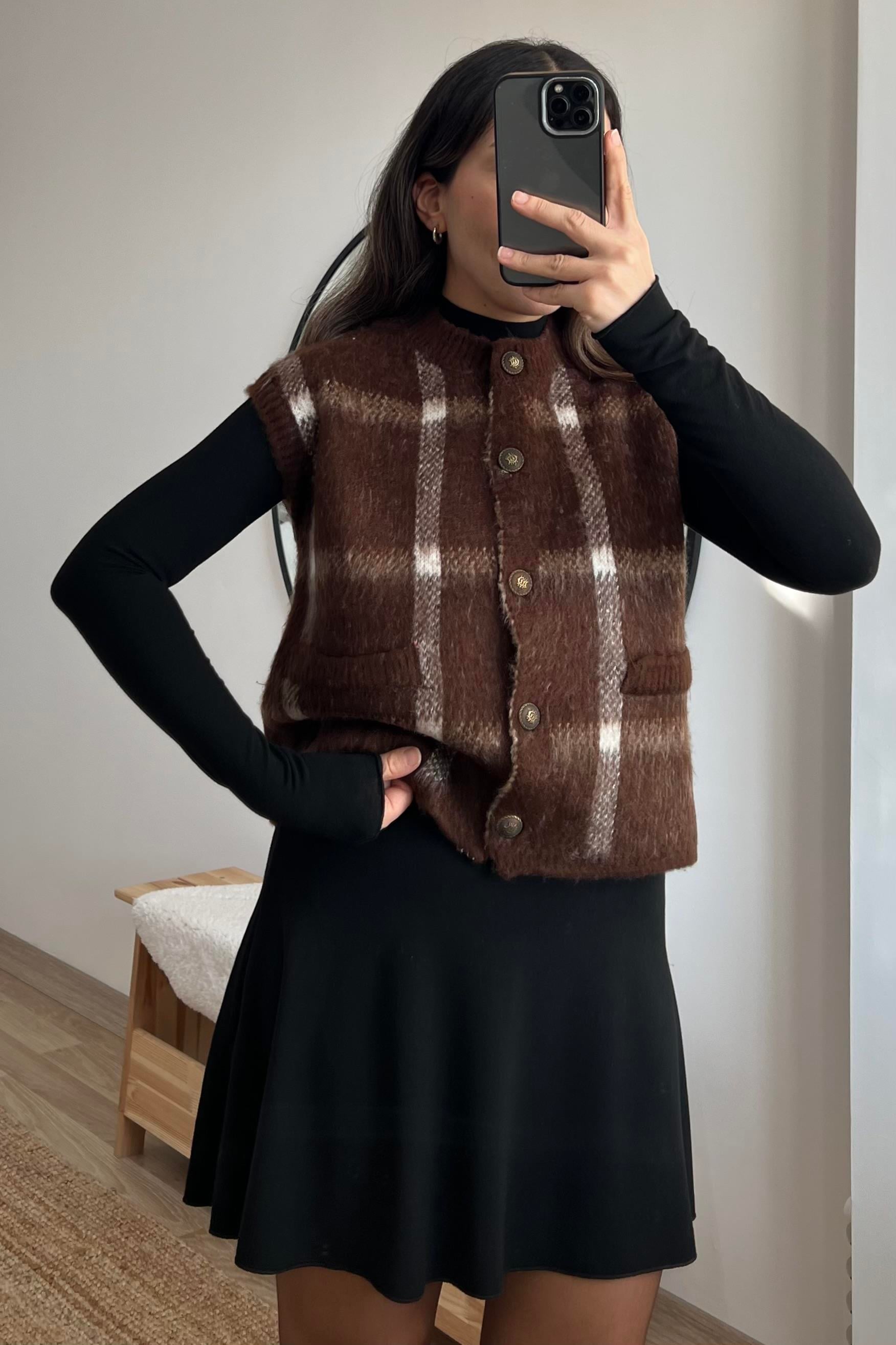 MD Kahverengi Yumoş Yelek uygun fiyatlarda www.butikhola.com adresinde