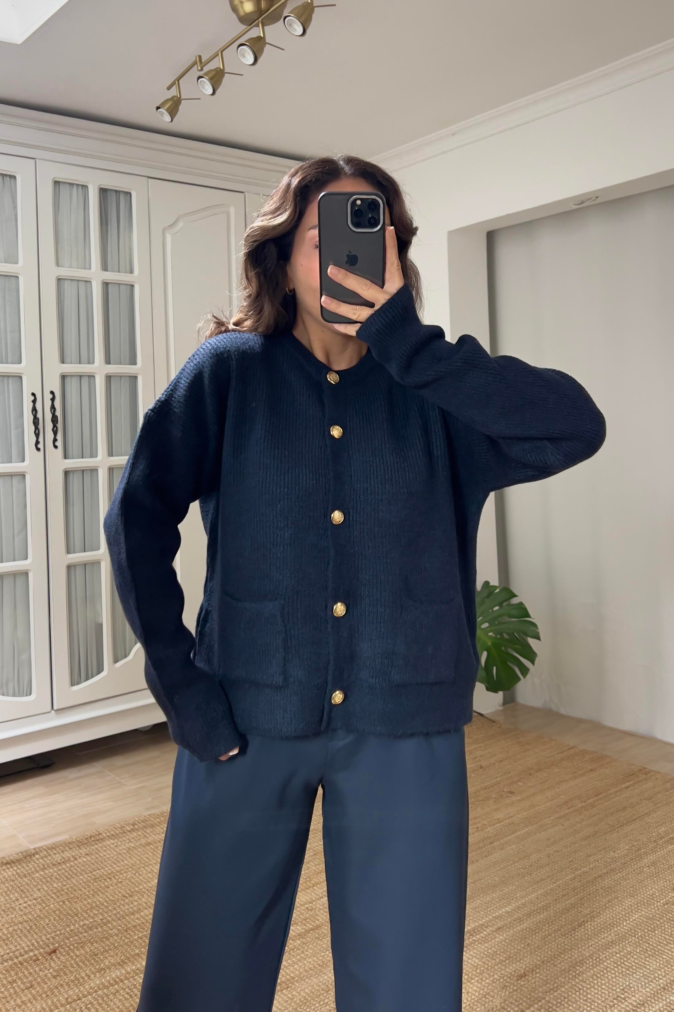 MD Lacivert Cepli Gold Düğmeli Yumoş Hırka  uygun fiyatlarda www.butikhola.com adresinde
