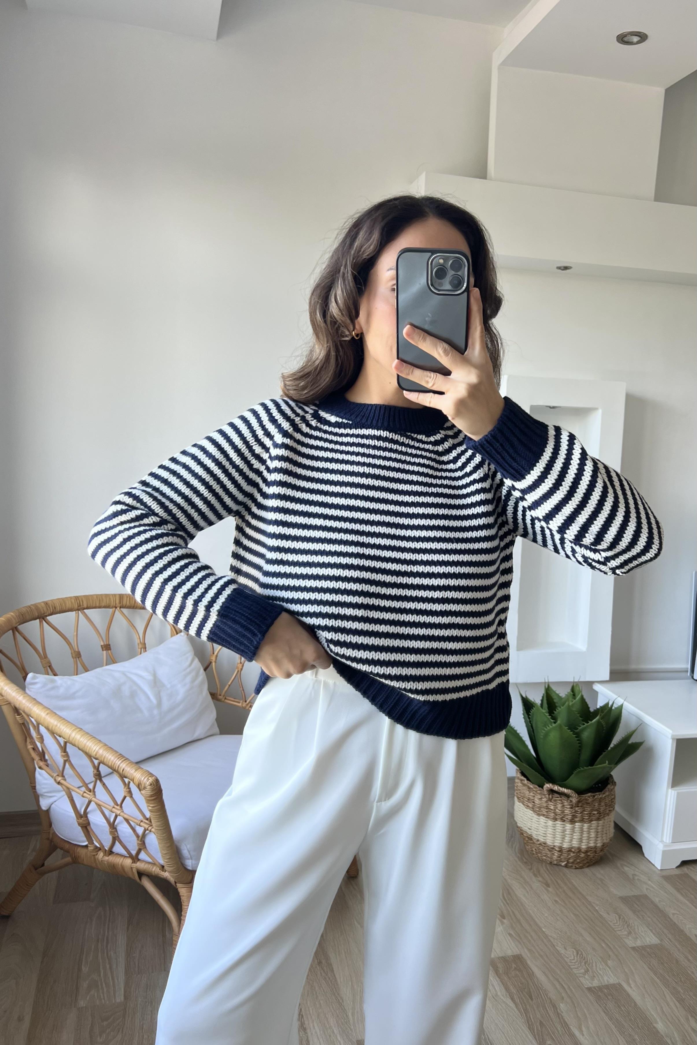 Md Lacivert Çizgili Dokuma Kazak uygun fiyatlarda www.butikhola.com adresinde