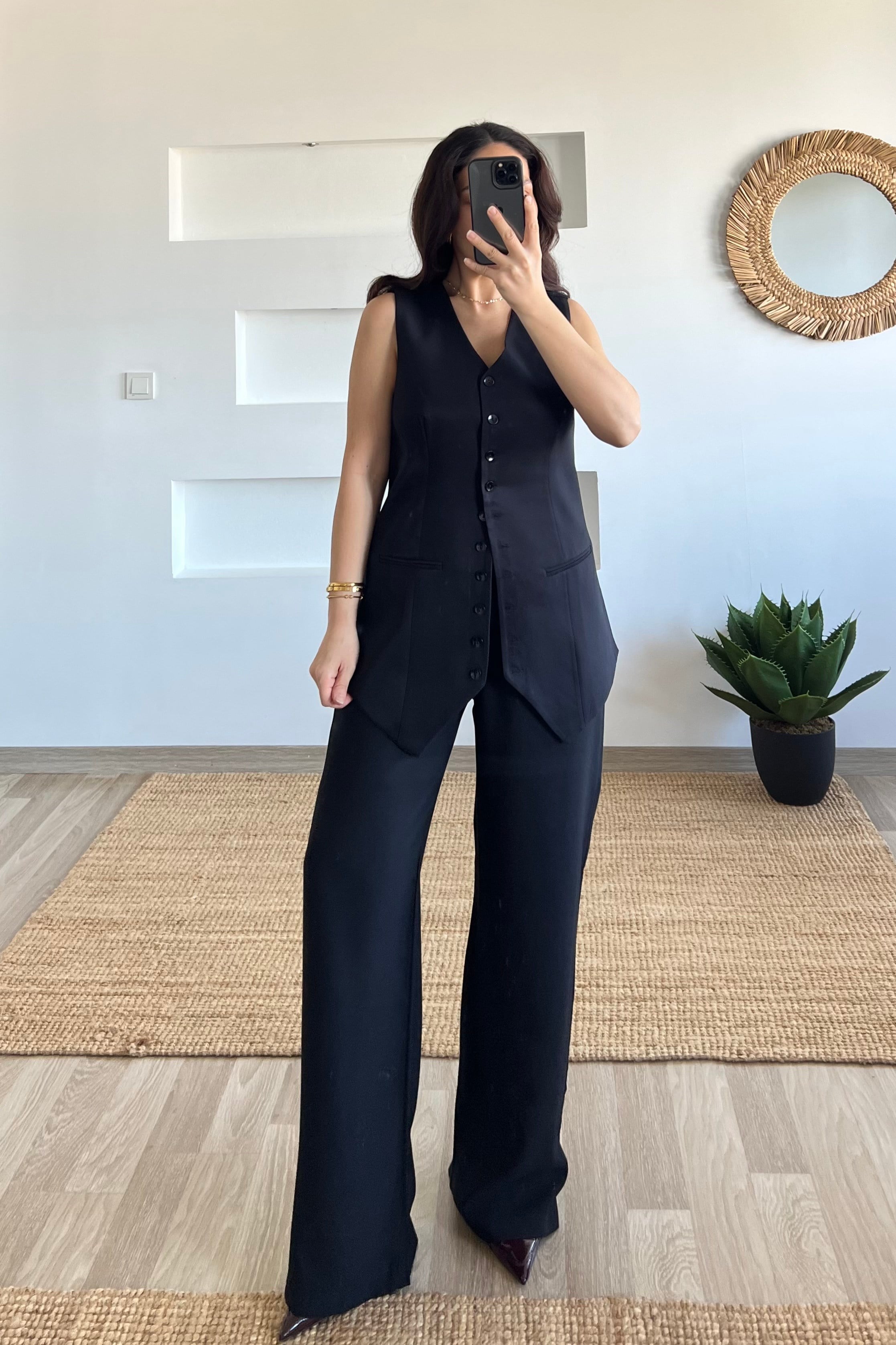 Md Siyah Yelek Pantolon Takım uygun fiyatlarda www.butikhola.com adresinde