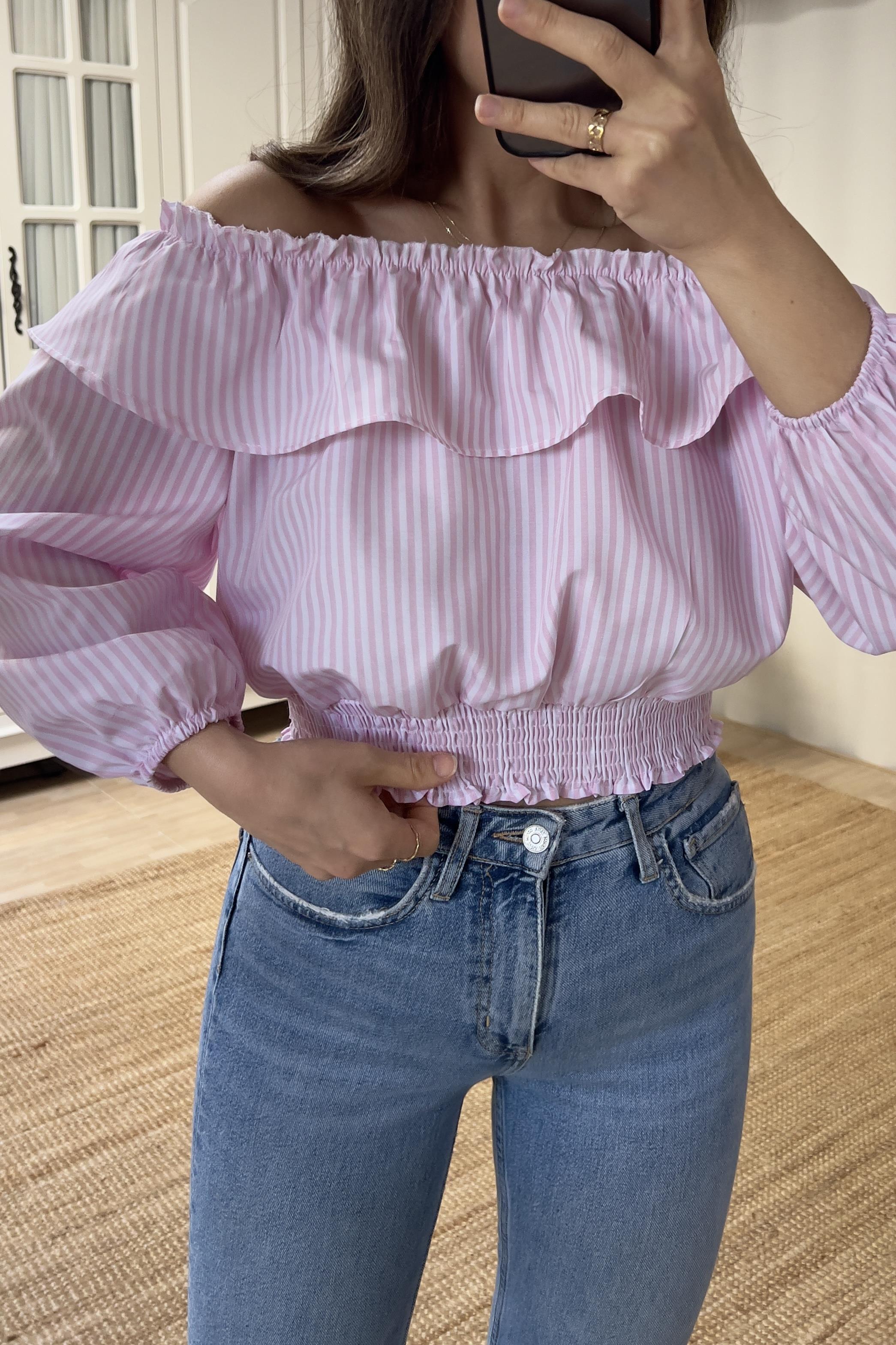 Pembe Çizgili Volanlı Düşük Omuz Bluz uygun fiyatlarda www.butikhola.com adresinde
