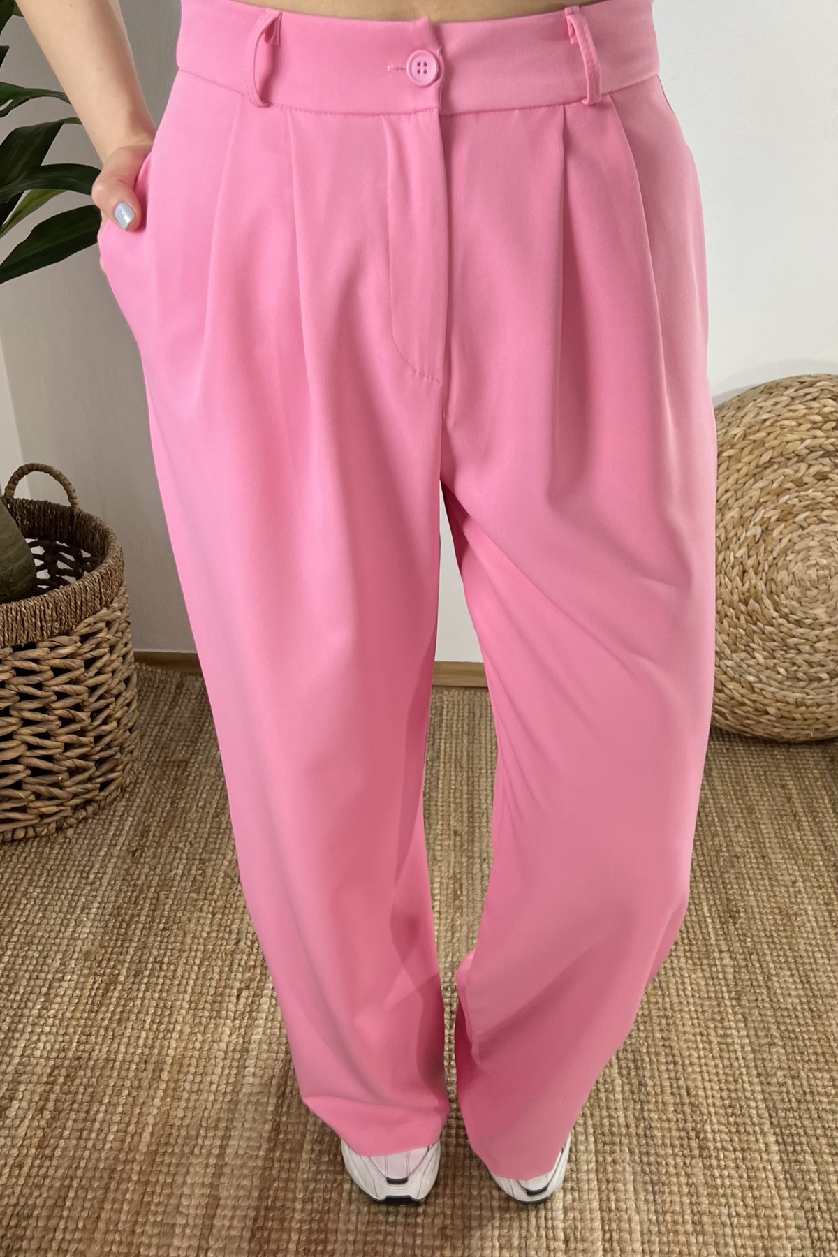 Pembe Pensli Geniş Paça Pantolon uygun fiyatlarda www.butikhola.com adresinde