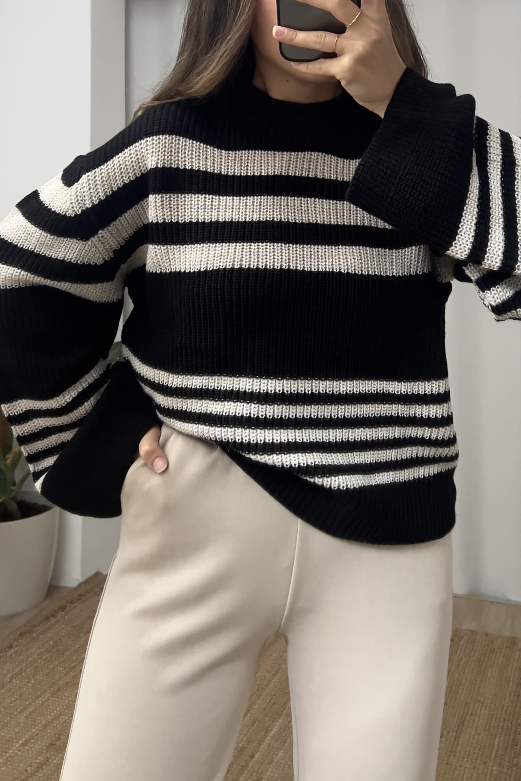 Siyah Bej Çizgili Salaş Kazak uygun fiyatlarda www.butikhola.com adresinde