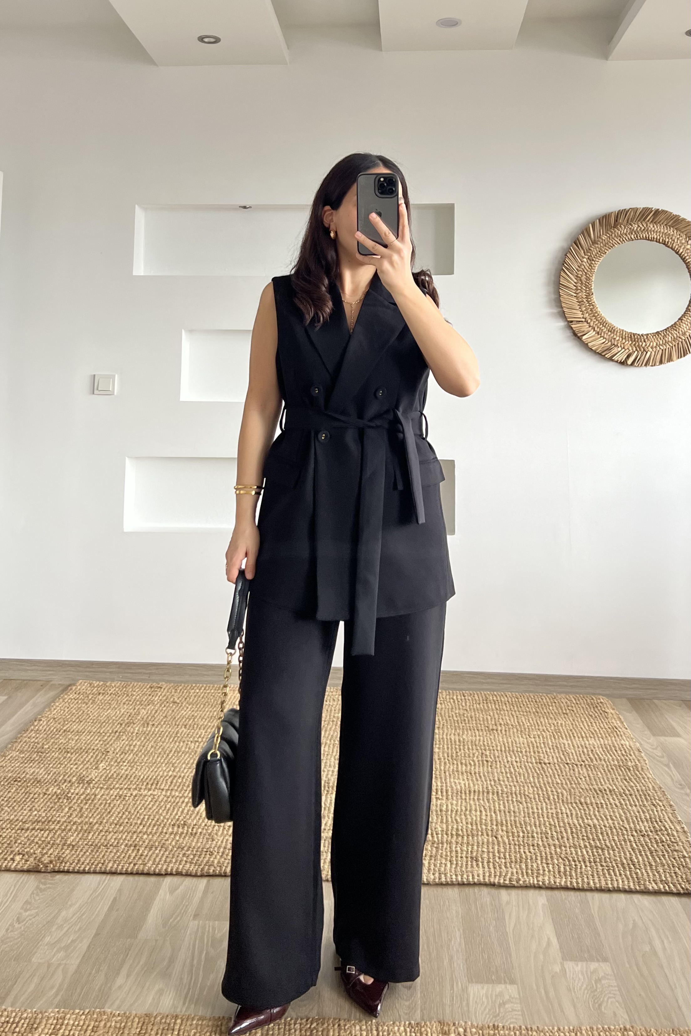 Siyah Belden Kuşaklı Yelek Pantolon Takım uygun fiyatlarda www.butikhola.com adresinde