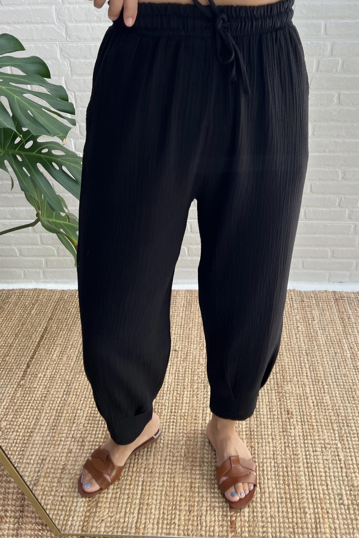 Siyah Beli Lastikli Paçası Pileli Müslin Pantolon uygun fiyatlarda www.butikhola.com adresinde