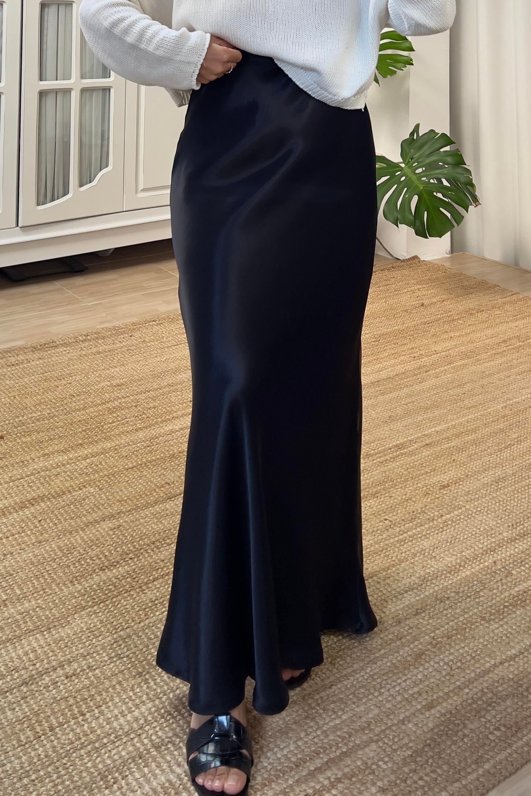 Siyah Beli Lastikli Uzun İpek Saten Etek uygun fiyatlarda www.butikhola.com adresinde