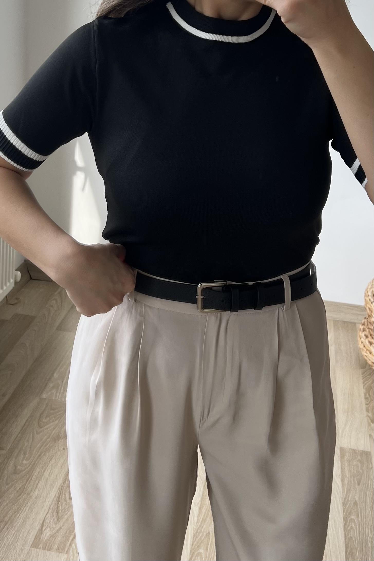 Siyah Biye Detaylı Triko Bluz  uygun fiyatlarda www.butikhola.com adresinde