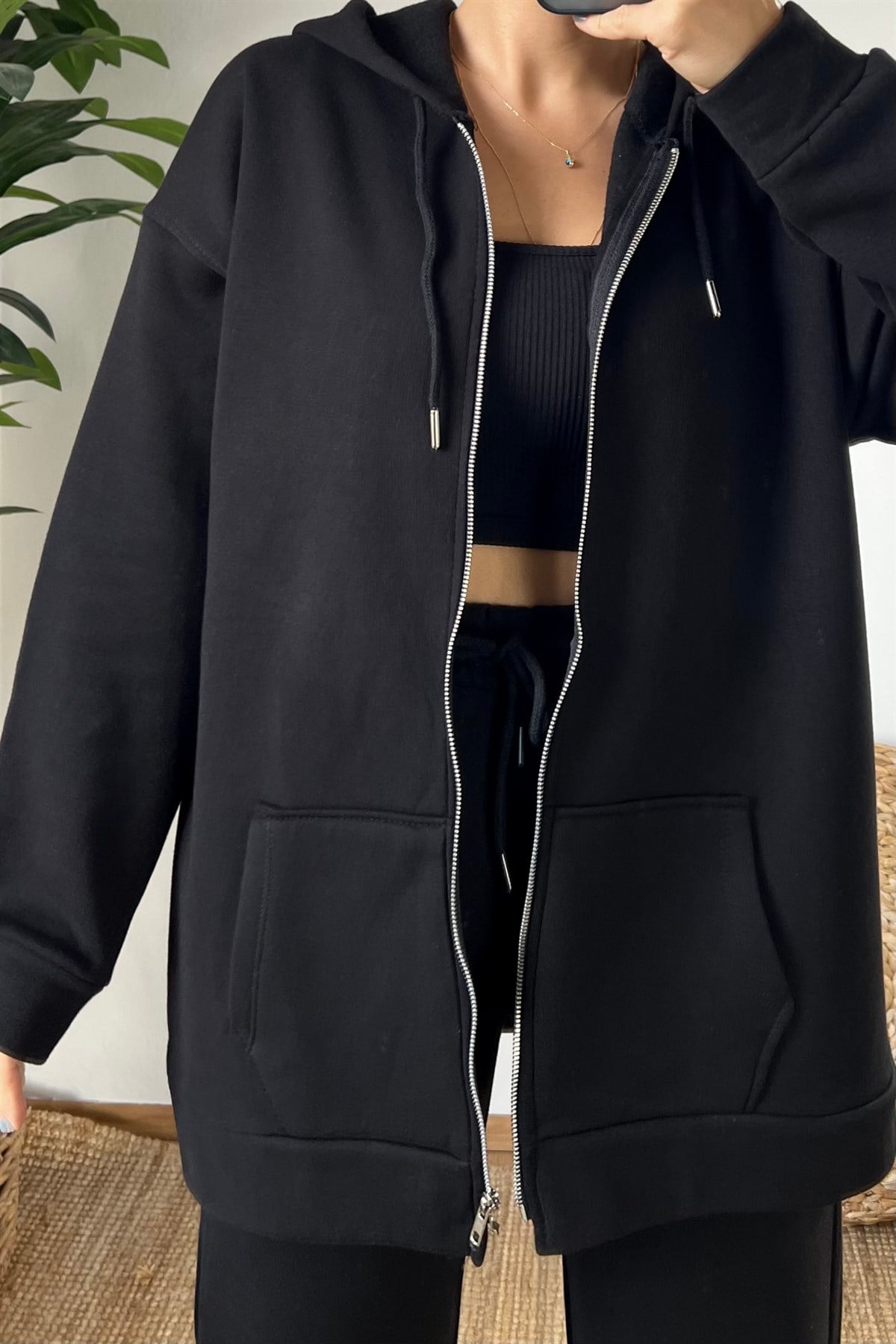 Siyah Cepli Fermuarlı Sweat Hırka uygun fiyatlarda www.butikhola.com adresinde
