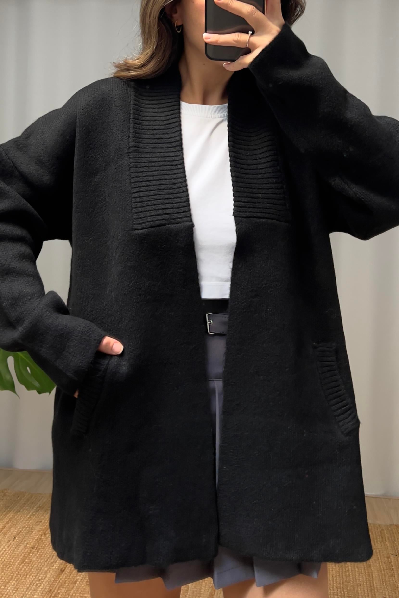 Siyah Cepli Yumoş Hırka uygun fiyatlarda www.butikhola.com adresinde