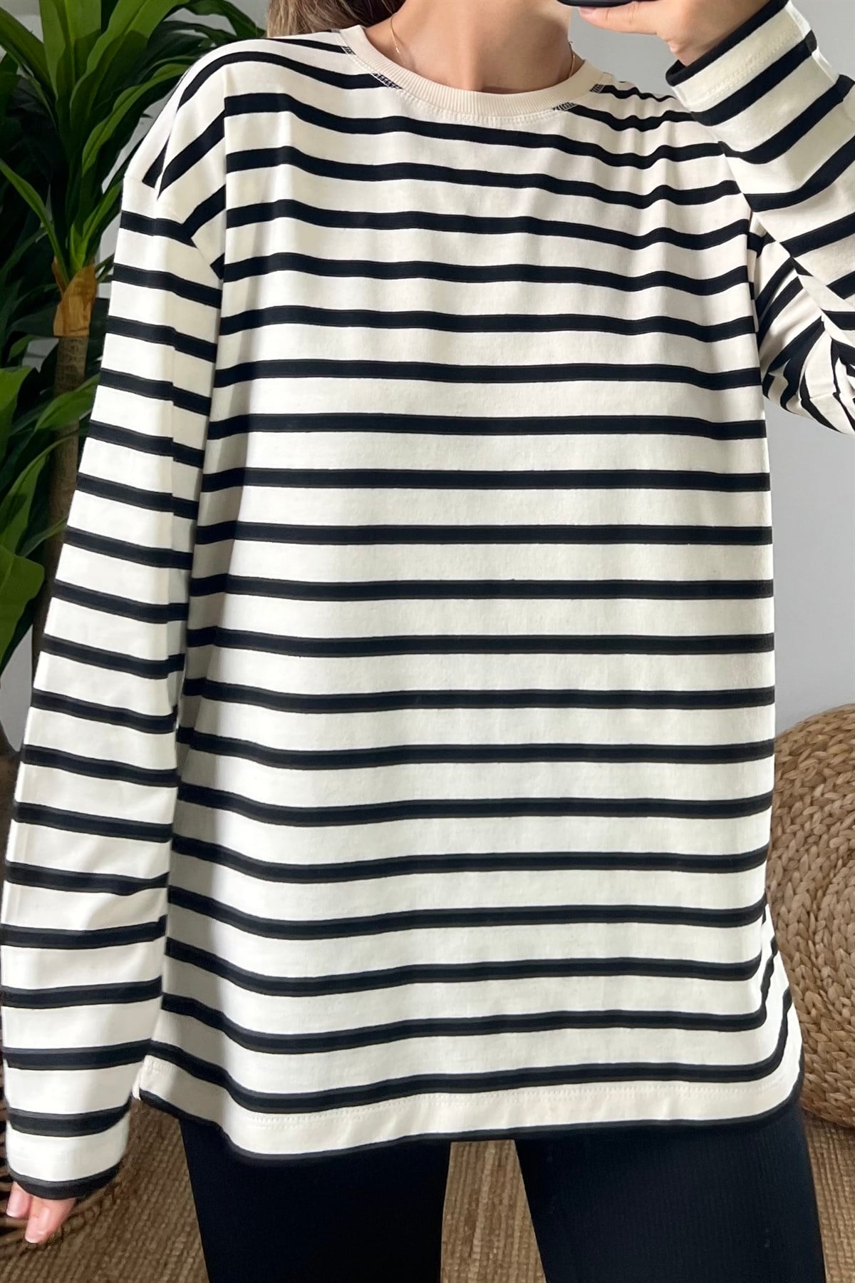 Siyah Çizgili Oversize Sweatshirt uygun fiyatlarda www.butikhola.com adresinde