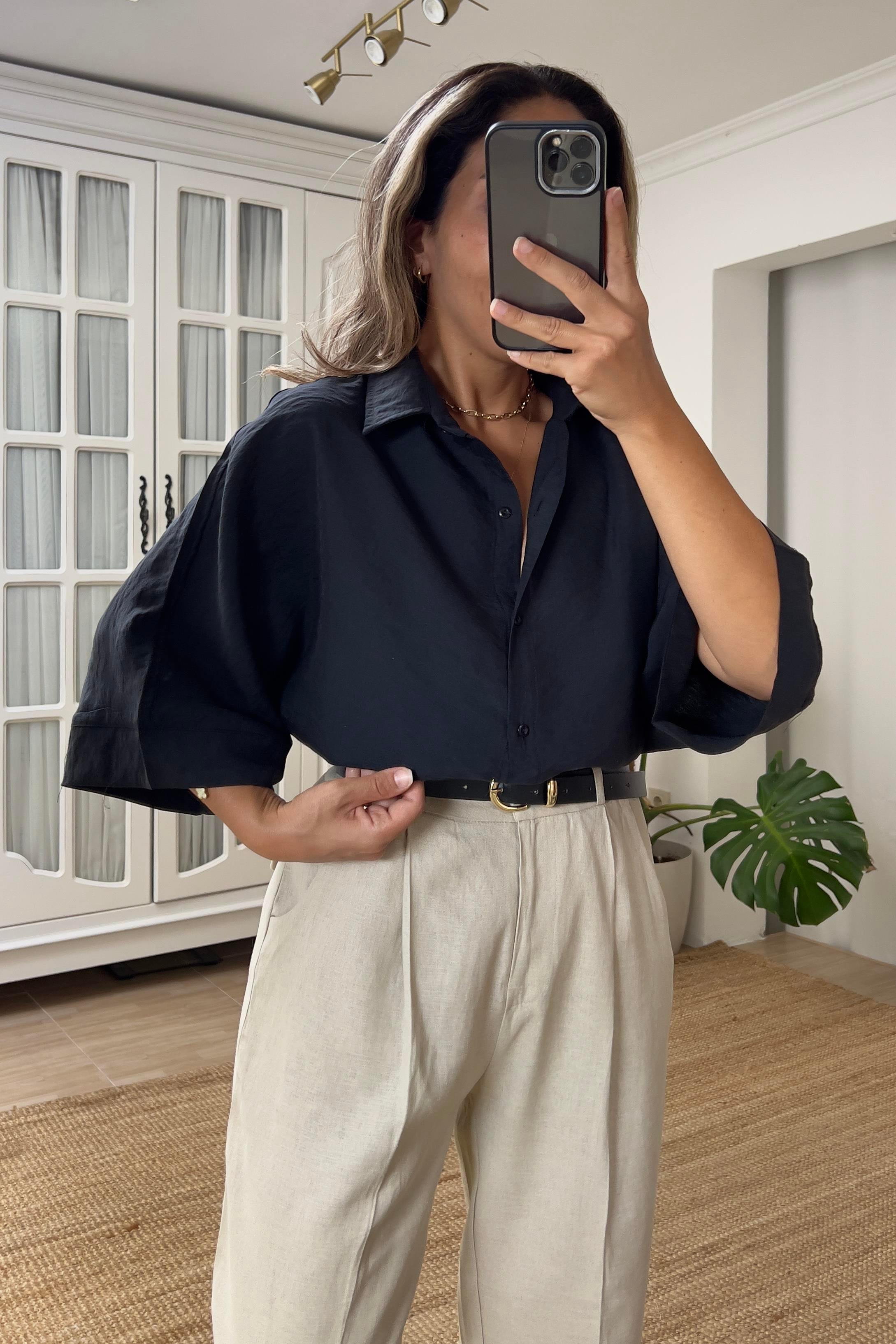 Siyah Dökümlü Tensel Gömlek  uygun fiyatlarda www.butikhola.com adresinde