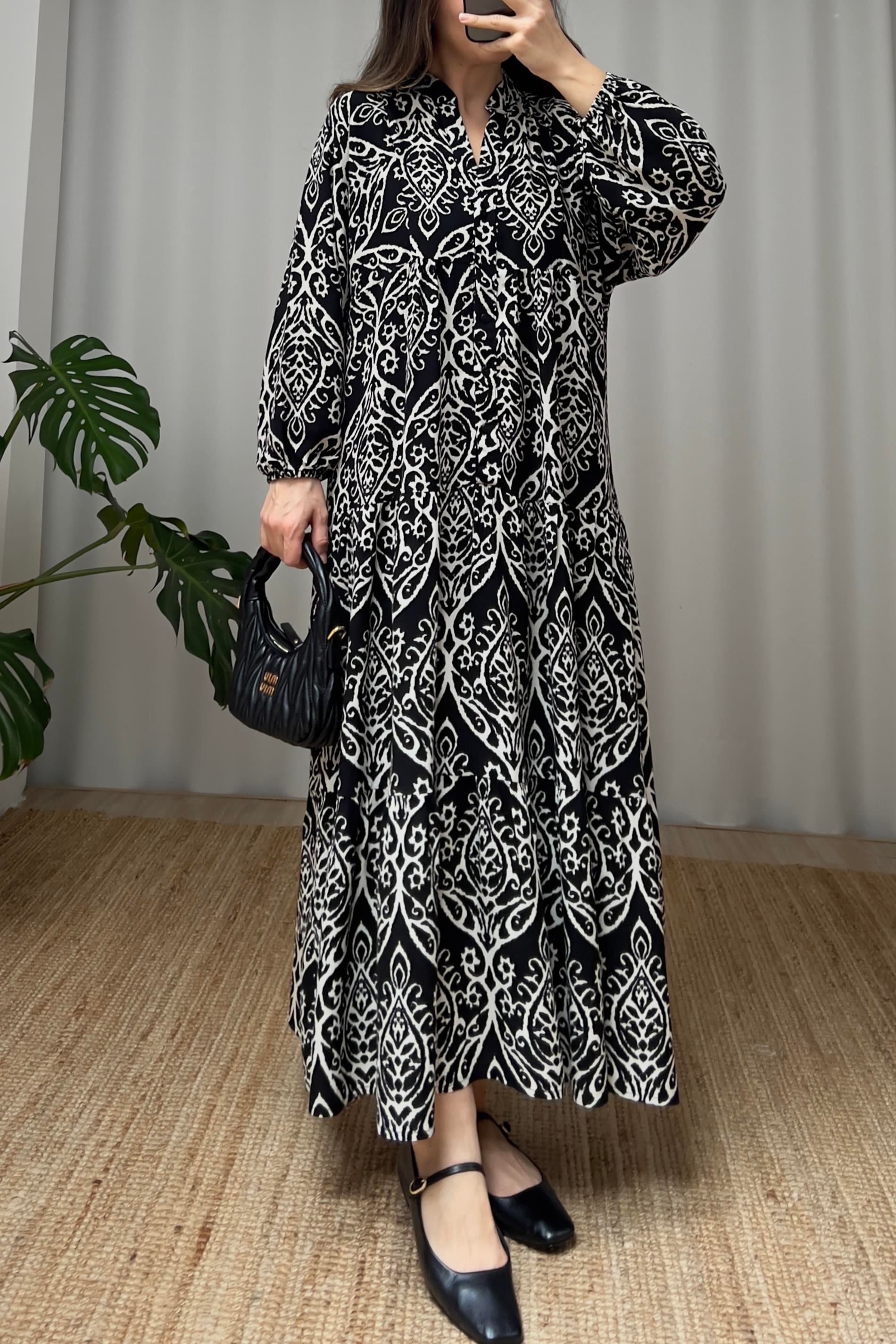 Siyah Etnik Desenli Uzun Elbise uygun fiyatlarda www.butikhola.com adresinde