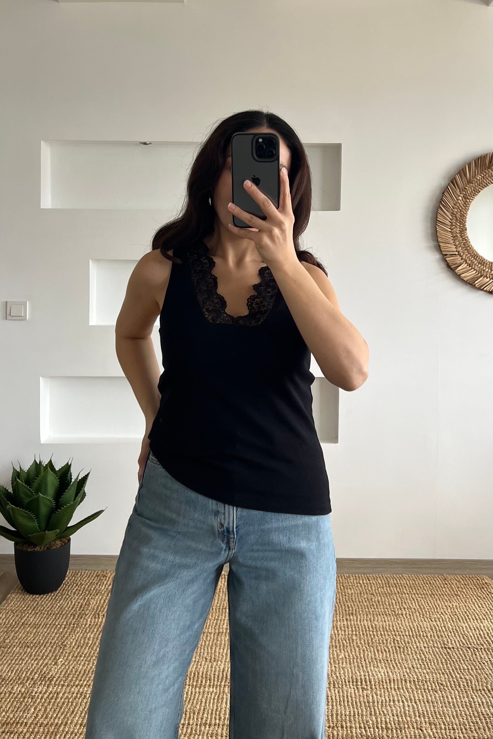 Siyah Güpürlü Kaşkorse Bluz uygun fiyatlarda www.butikhola.com adresinde