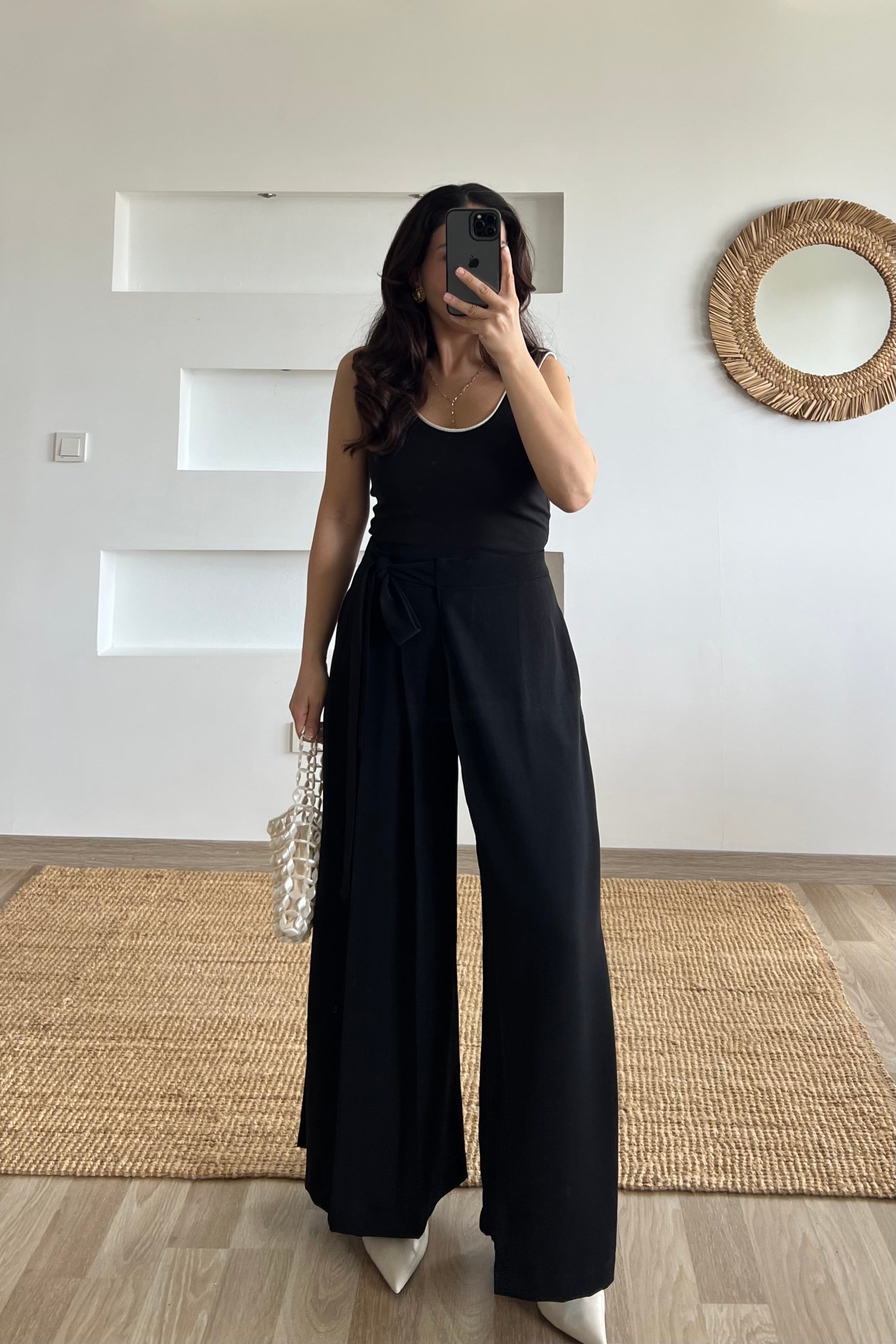 Siyah Kendinden Kuşaklı Pileli Pantolon uygun fiyatlarda www.butikhola.com adresinde