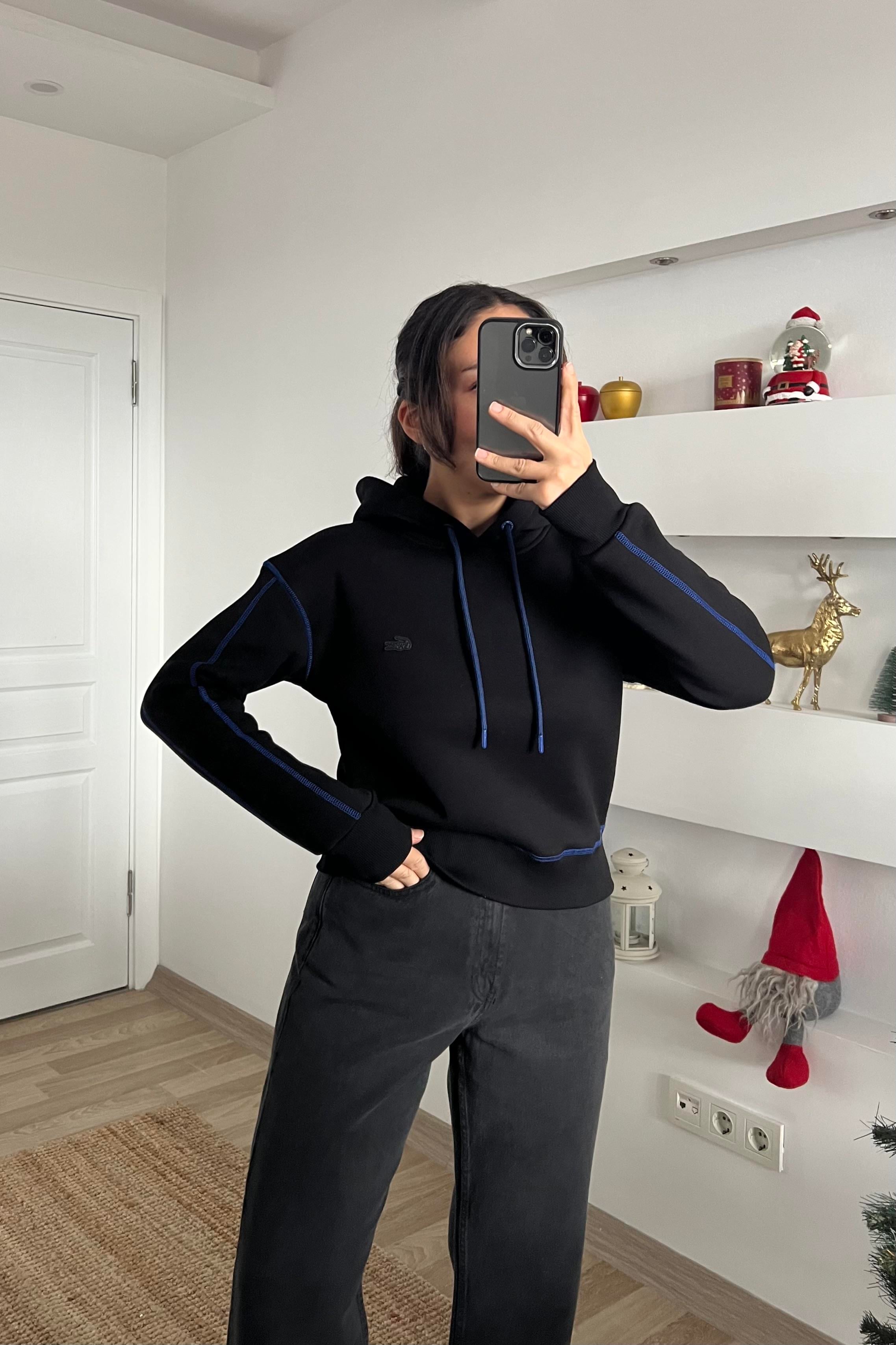 Siyah Neon Dikiş Detaylı Kapüşonlu Sweatshirt uygun fiyatlarda www.butikhola.com adresinde