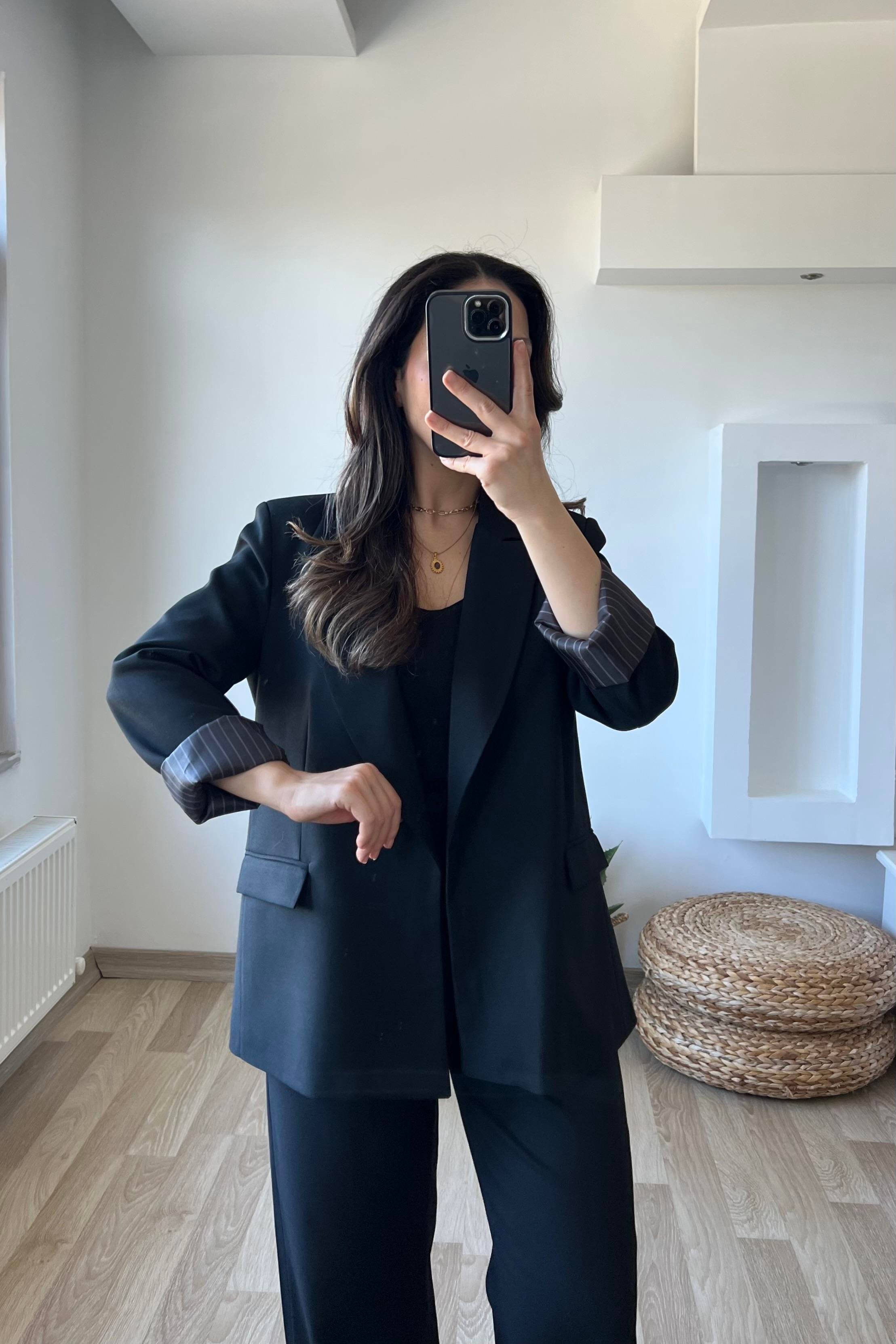Siyah Premium Kolu Katlamalı Blazer uygun fiyatlarda www.butikhola.com adresinde