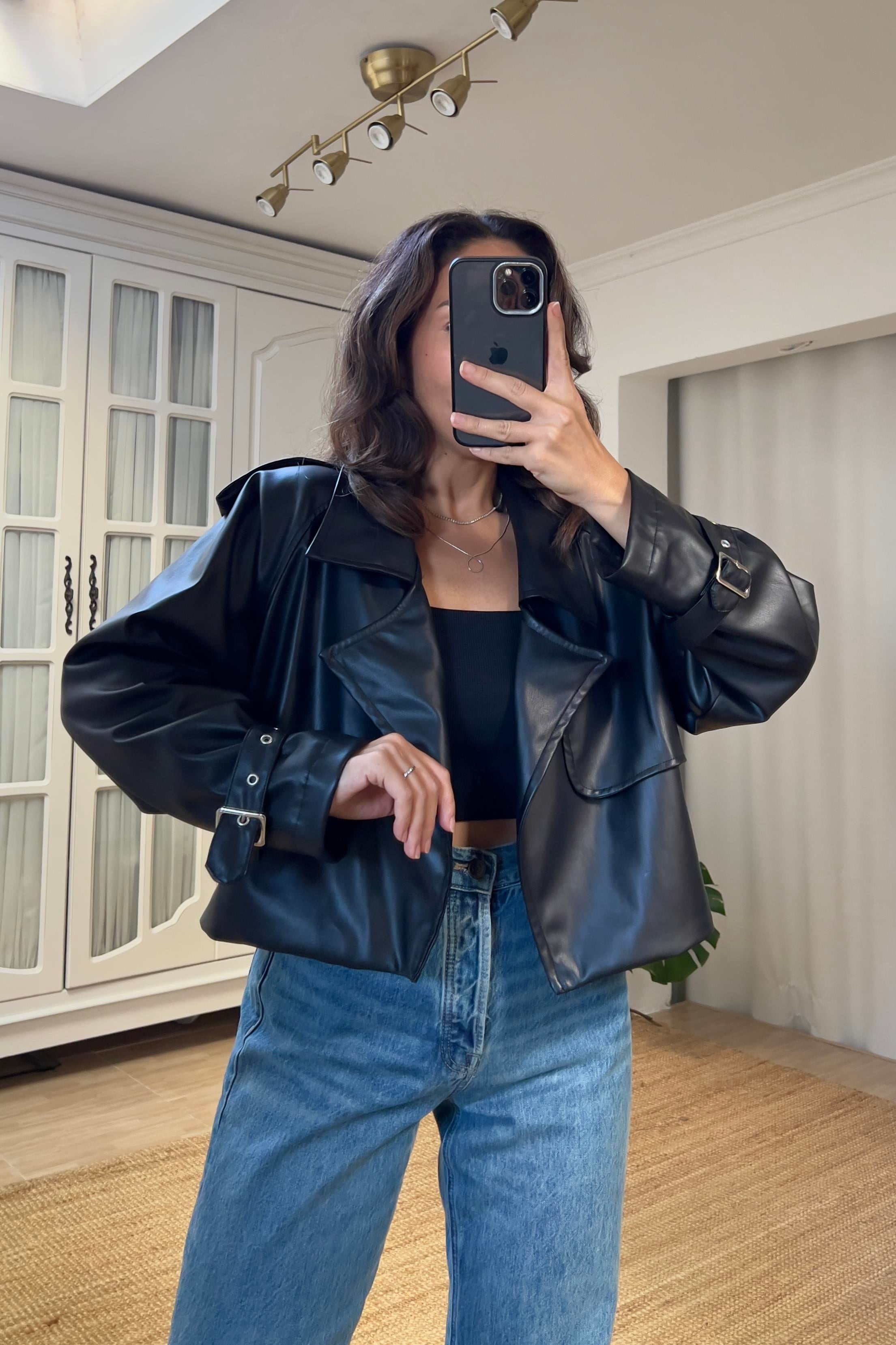 Siyah Premium Yumuşak Dokulu Deri Ceket uygun fiyatlarda www.butikhola.com adresinde