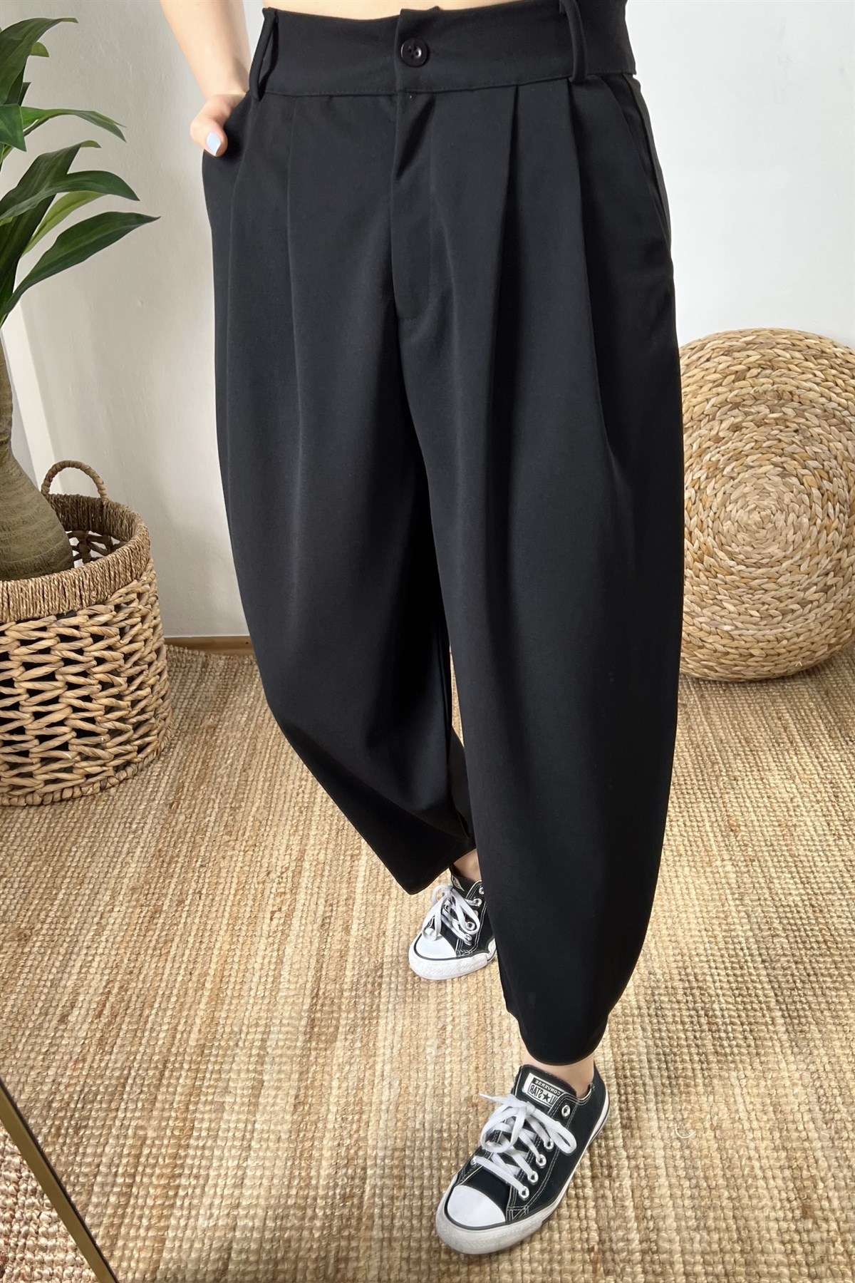 Siyah Şalvar Kumaş Pantolon uygun fiyatlarda www.butikhola.com adresinde