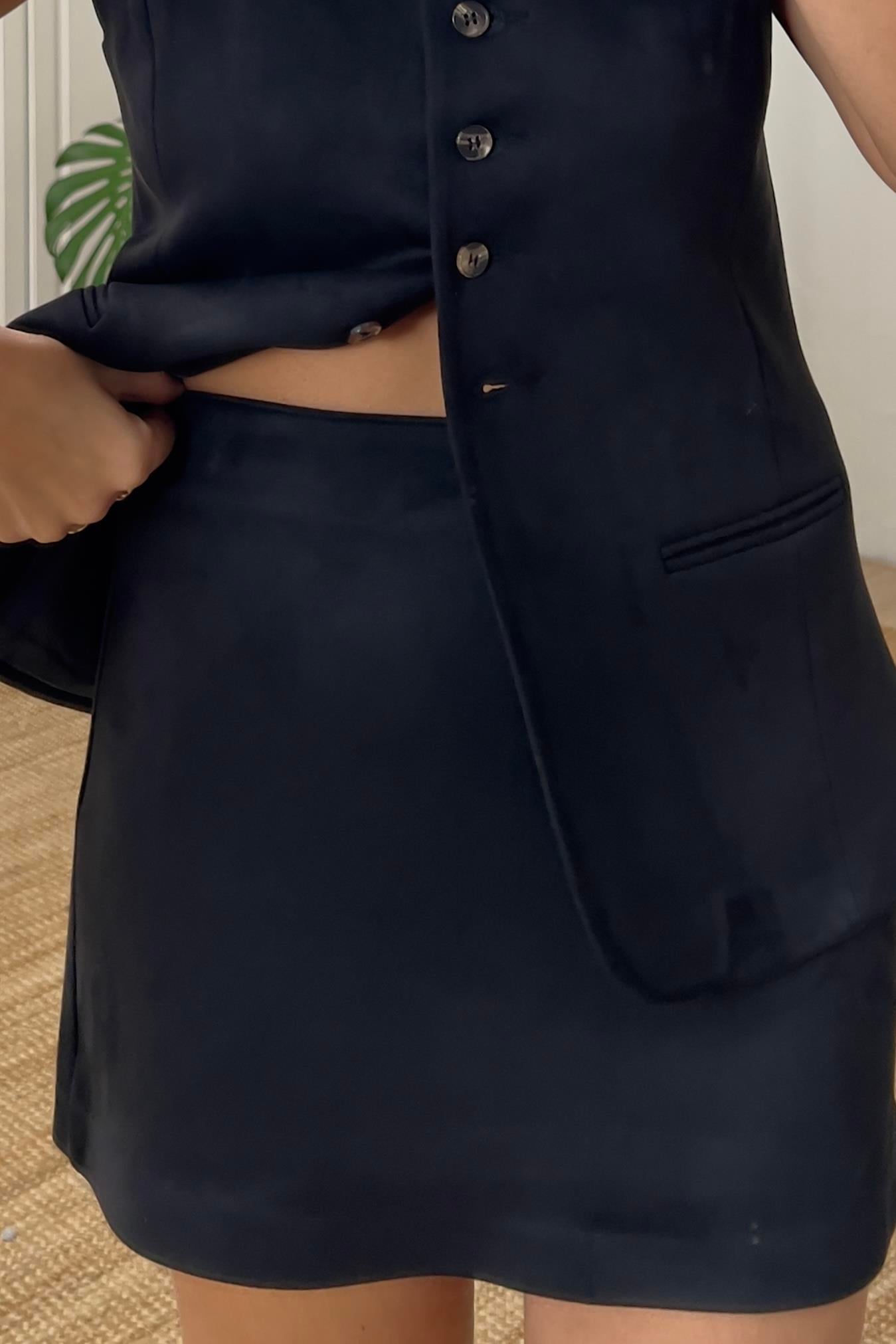Siyah Süet Mini Etek uygun fiyatlarda www.butikhola.com adresinde