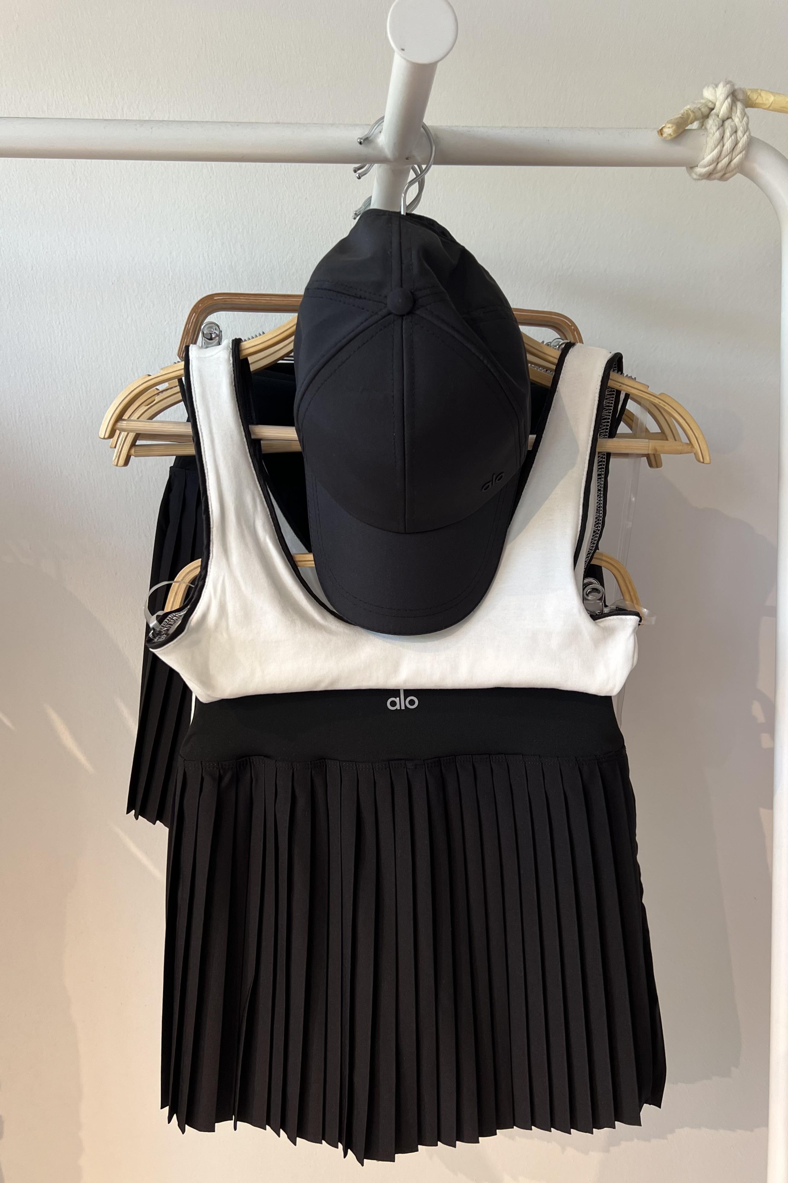 Siyah Trn Pileli Şort Etek uygun fiyatlarda www.butikhola.com adresinde