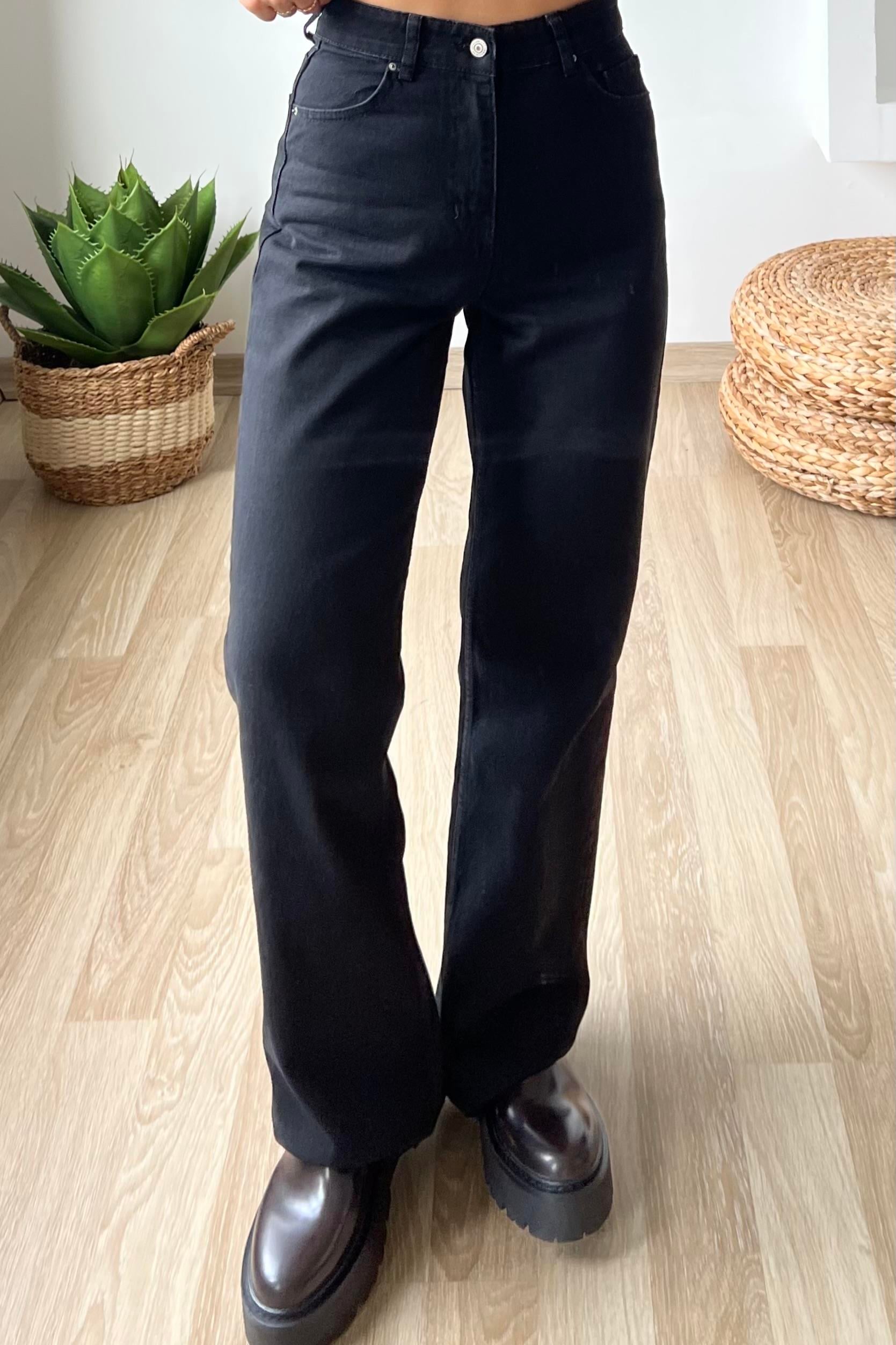 Siyah Yıkamalı Straight Fit Kesik Paça Jean  uygun fiyatlarda www.butikhola.com adresinde