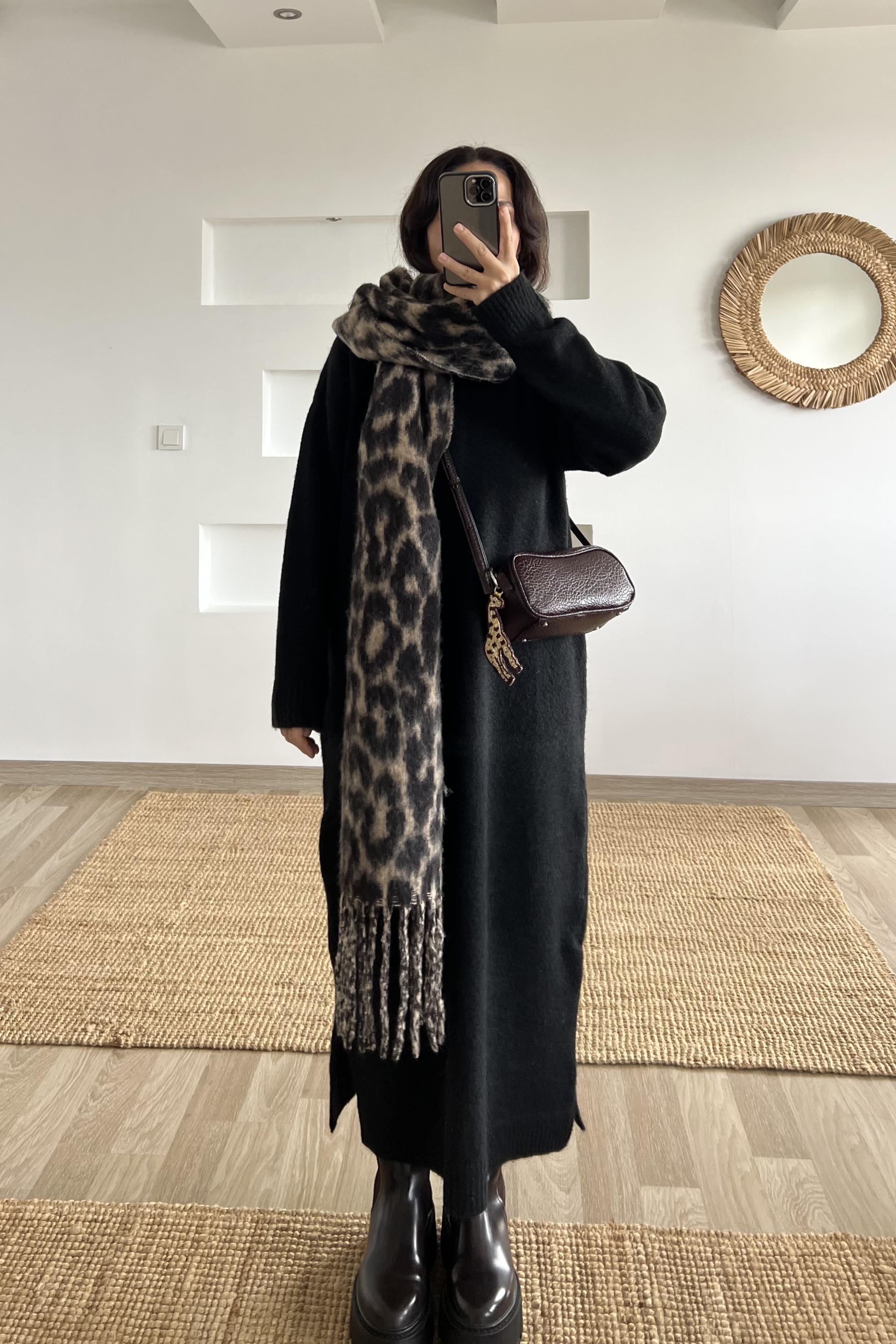 Siyah Yumuşak Dokulu Triko Elbise uygun fiyatlarda www.butikhola.com adresinde