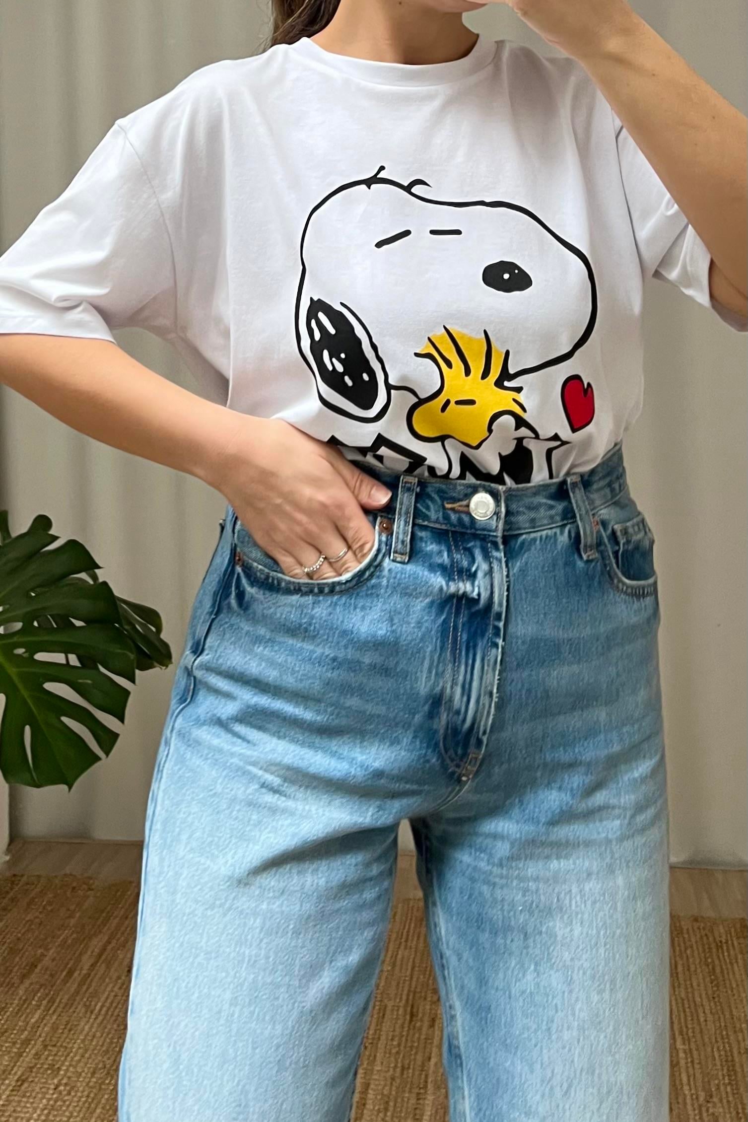 Snoopy Love Tshirt uygun fiyatlarda www.butikhola.com adresinde