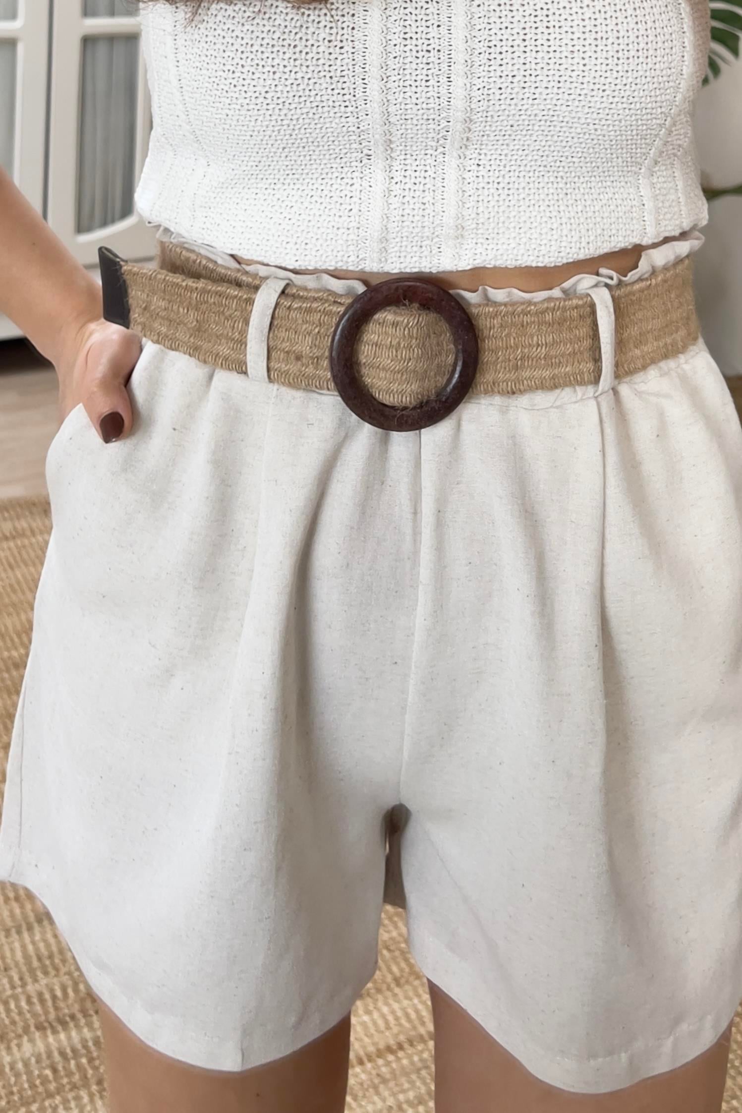 Taş Hasır Kemerli Keten Şort uygun fiyatlarda www.butikhola.com adresinde