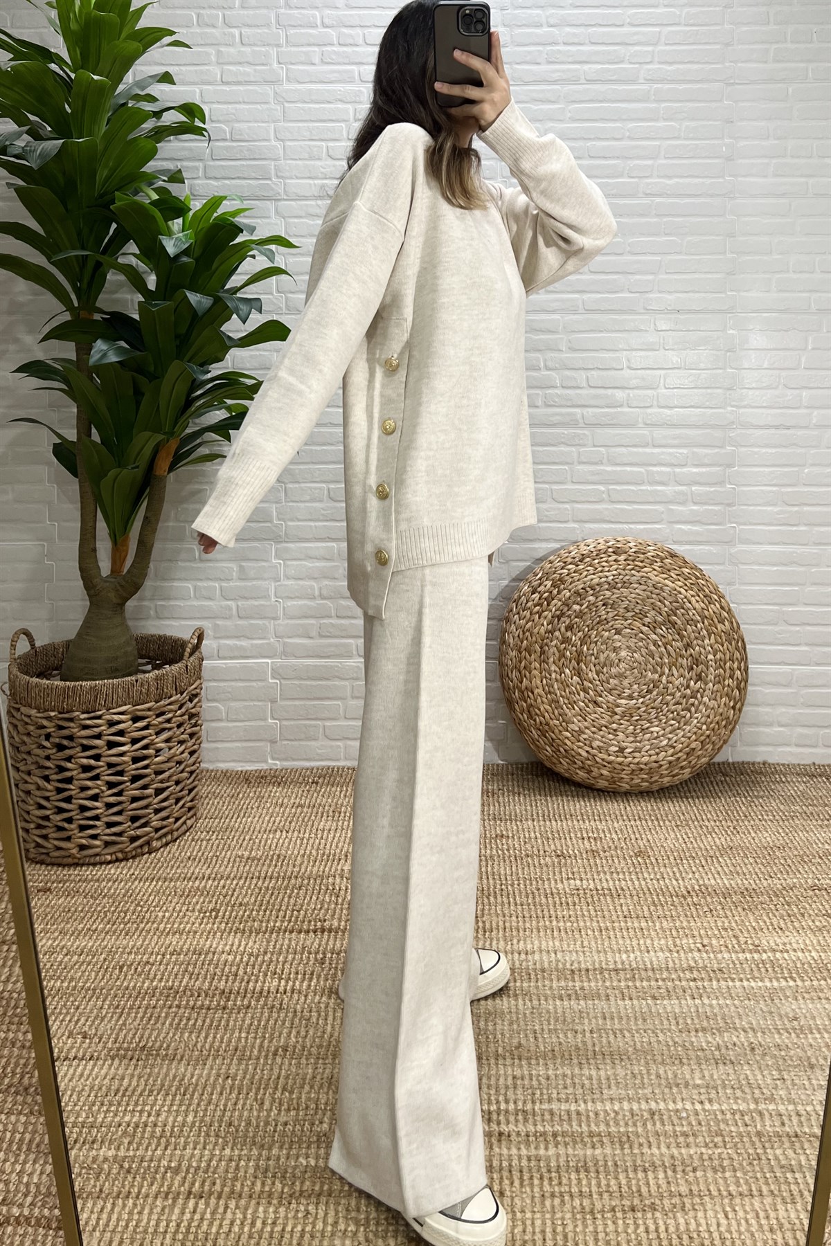 Taş Rengi Gold Düğme Detaylı Triko Takım uygun fiyatlarda www.butikhola.com adresinde