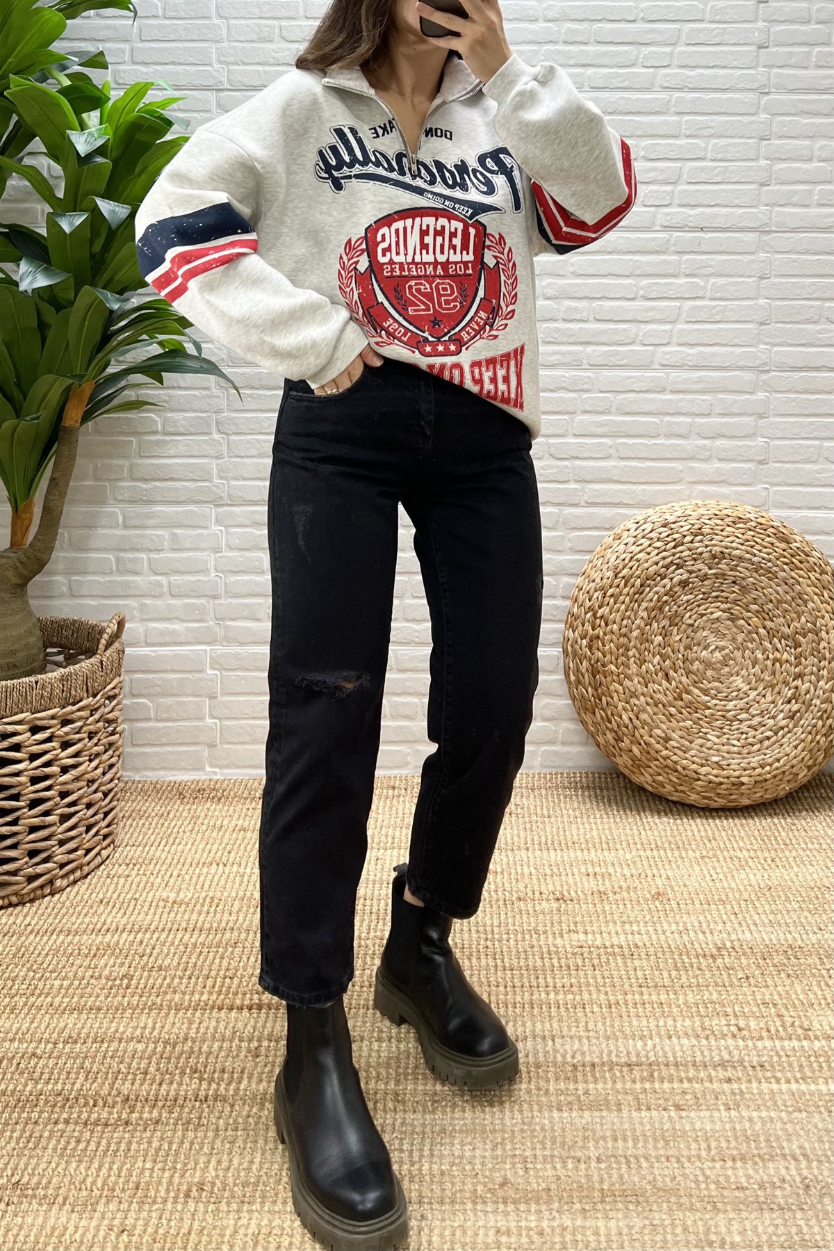 Twist Orta Bel Yırtık Detaylı Kısa Paça Jean  uygun fiyatlarda www.butikhola.com adresinde