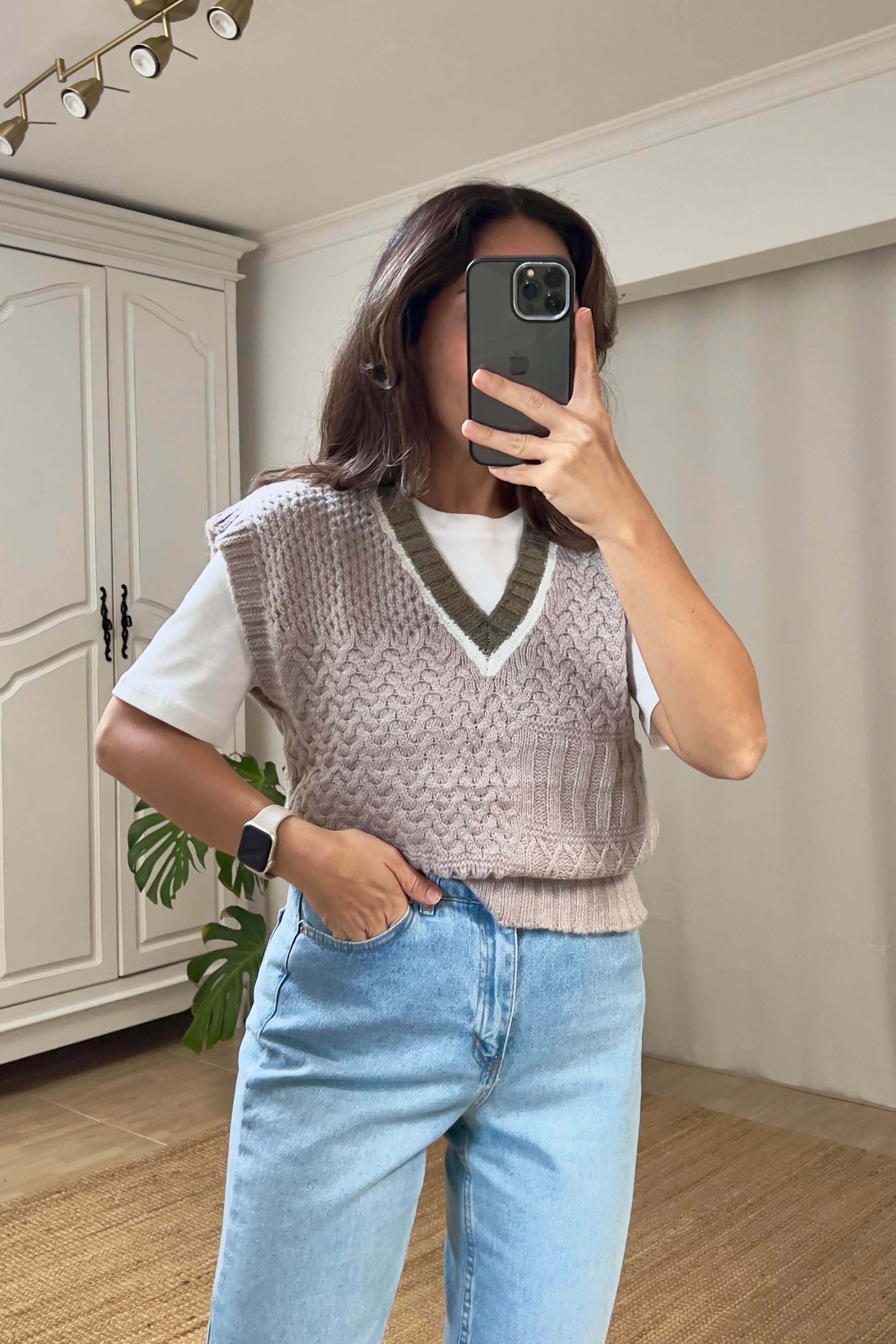 Urban V Yaka Şerit Detaylı Süveter uygun fiyatlarda www.butikhola.com adresinde