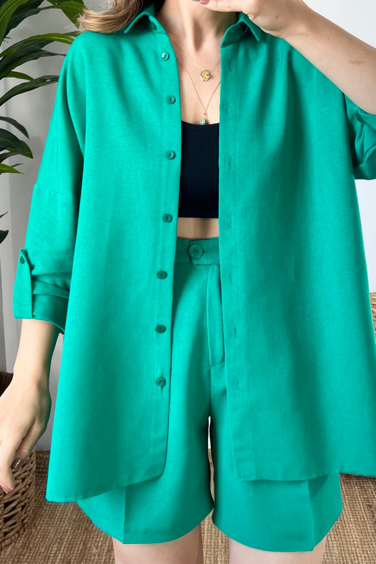 Yeşil Oversize Keten Gömlek uygun fiyatlarda www.butikhola.com adresinde