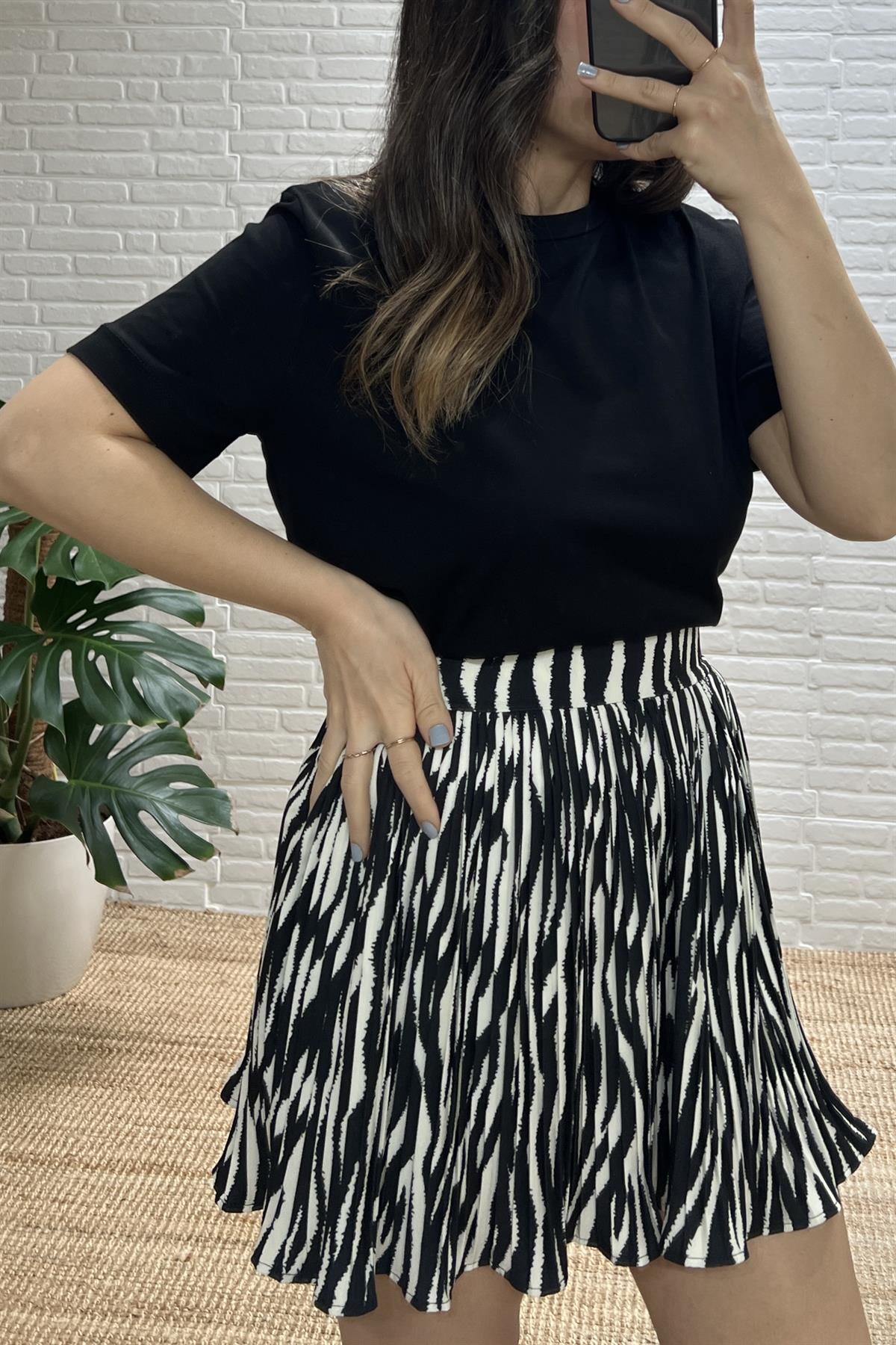 Zebra Desenli Beli Lastikli İçi Şort Astarlı Etek uygun fiyatlarda www.butikhola.com adresinde