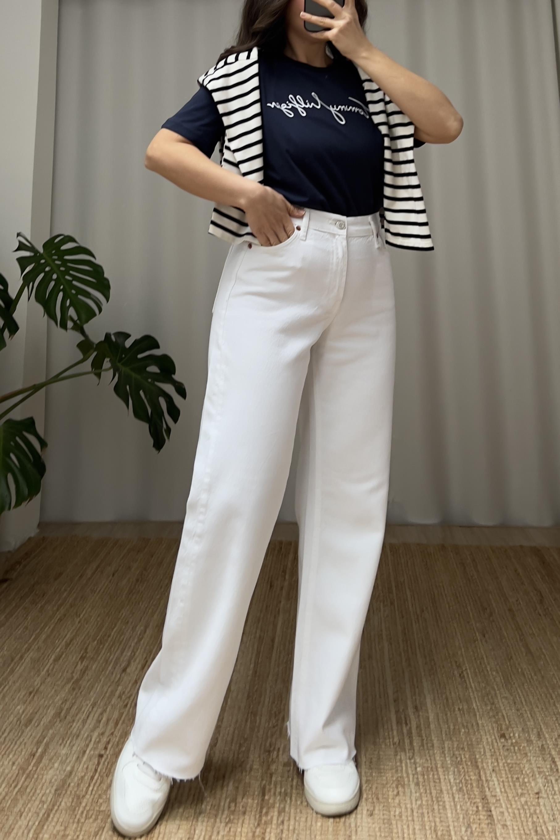 Zr Beyaz Yüksek Bel Wide Leg Jean uygun fiyatlarda www.butikhola.com adresinde