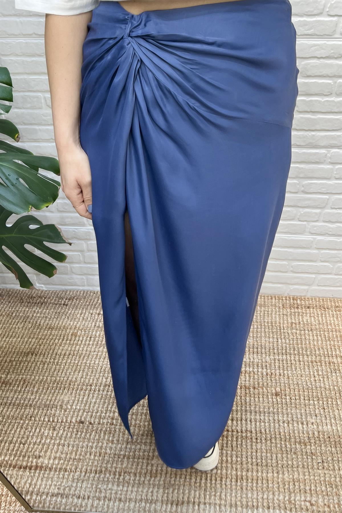 Zr Büzgü Detaylı Yırtmaçlı Saten Etek uygun fiyatlarda www.butikhola.com adresinde