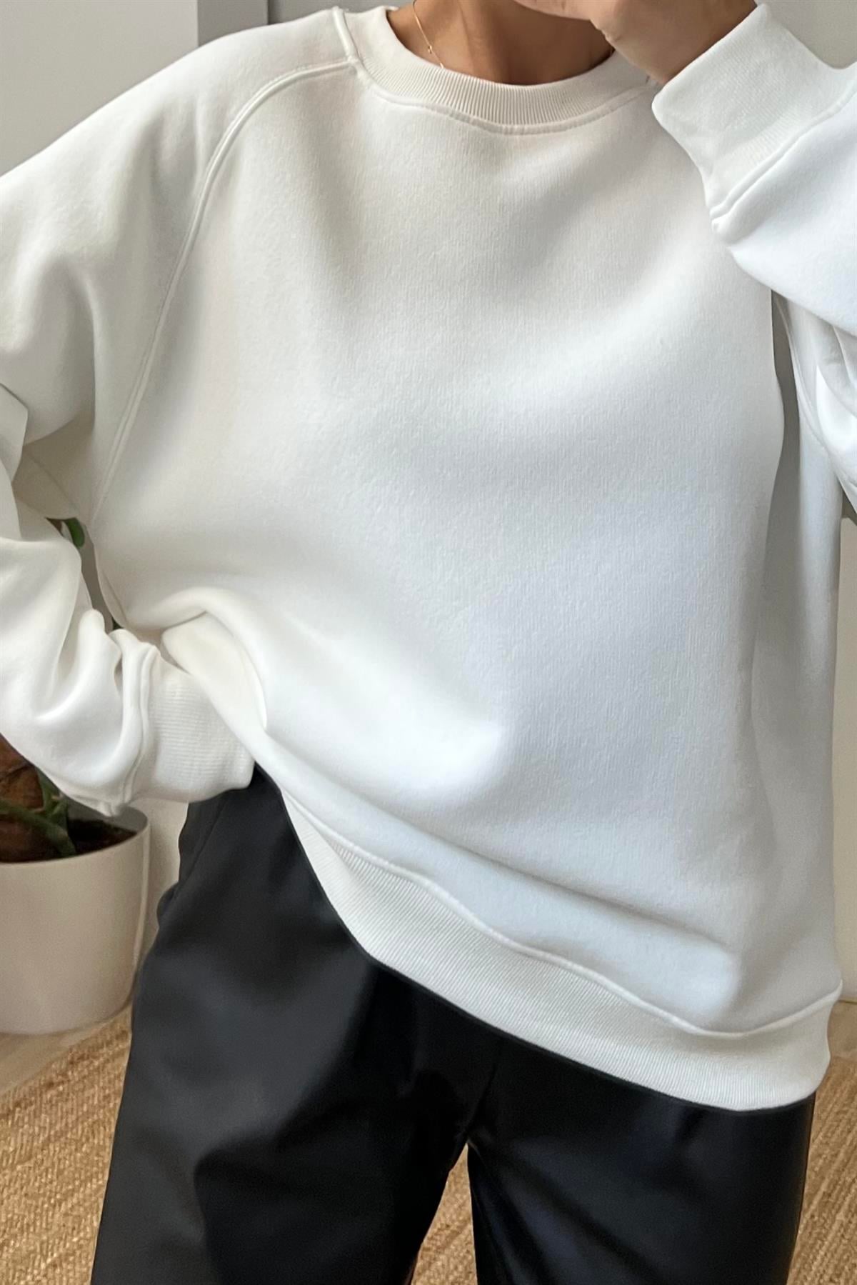 Zr Ekru Oversize Sweatshirt uygun fiyatlarda www.butikhola.com adresinde