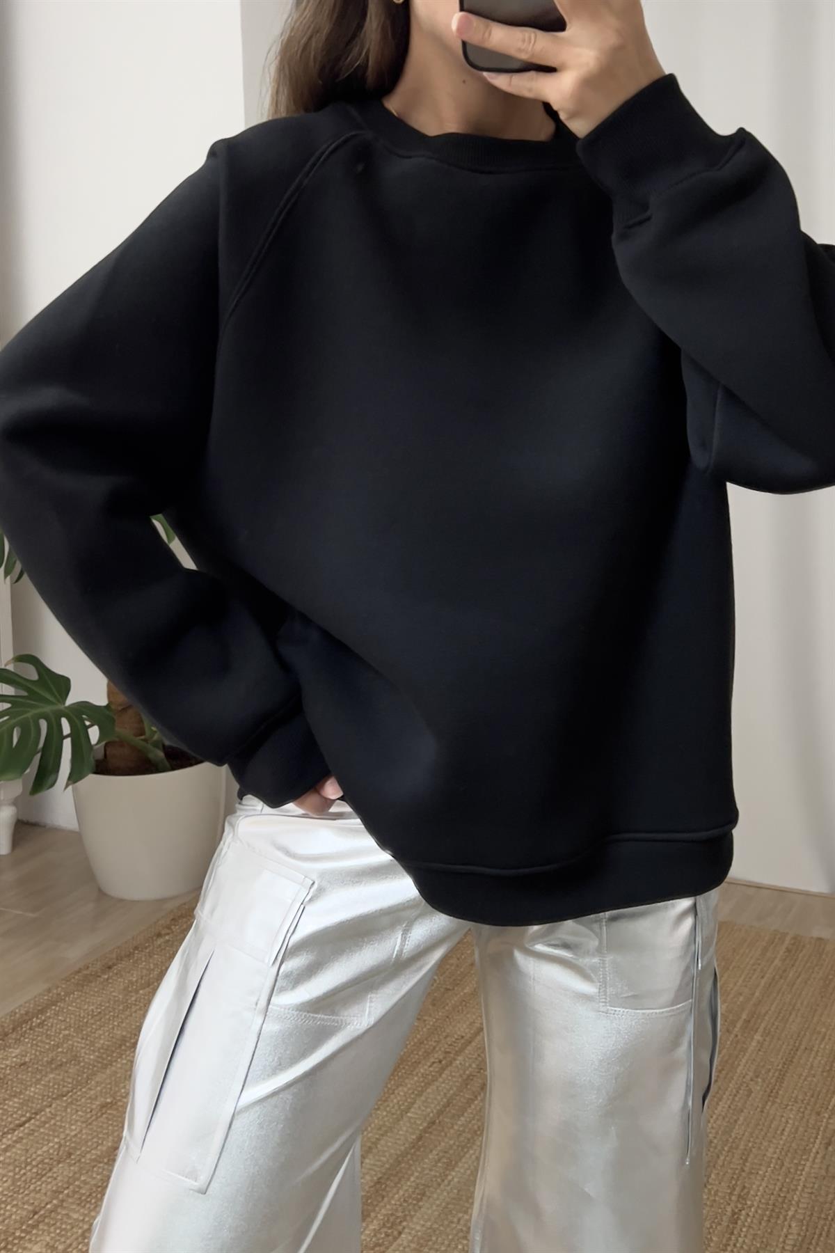 Zr Siyah Oversize Sweatshirt uygun fiyatlarda www.butikhola.com adresinde