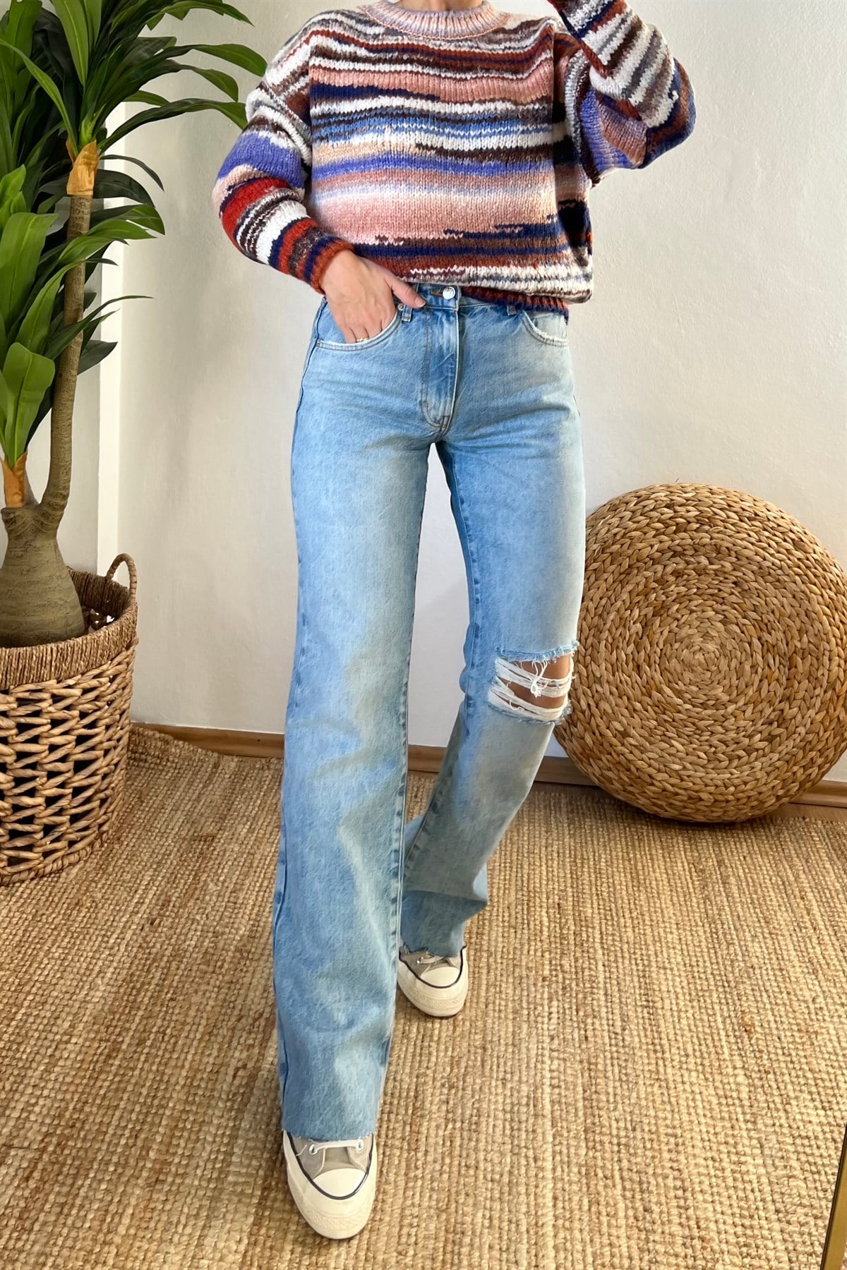 Zr Yıkamalı Long Straight Yırtık Detay Jean uygun fiyatlarda www.butikhola.com adresinde