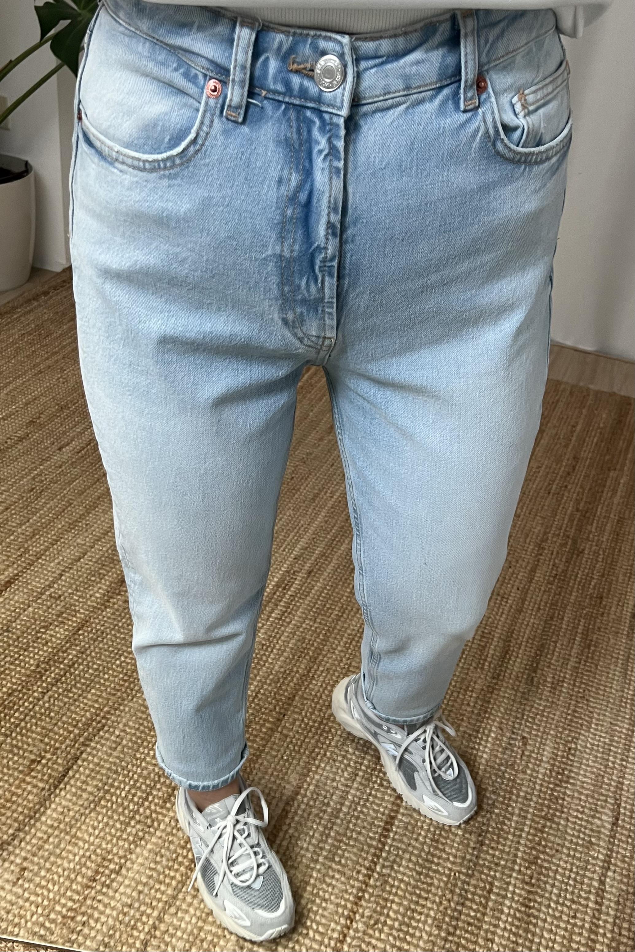 Zr Yüksek Bel Açık Mavi Mom Jean uygun fiyatlarda www.butikhola.com adresinde