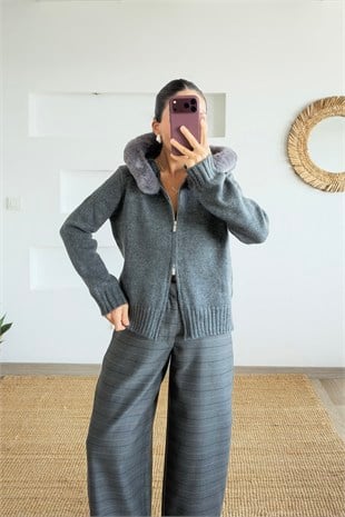 Antrasit Çıkarılabilir Kürk Detaylı Hırka uygun fiyatlarda www.butikhola.com adresinde