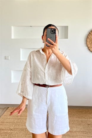 Beyaz Çiçek Desenli Oversize Gömlek uygun fiyatlarda www.butikhola.com adresinde