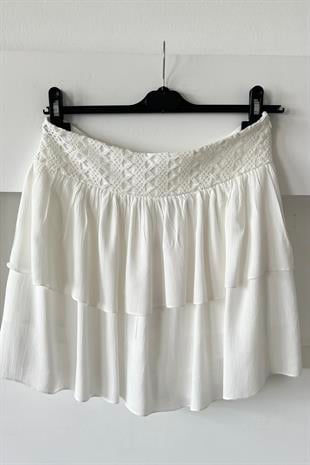 Beyaz Volan Detaylı Şort Etek uygun fiyatlarda www.butikhola.com adresinde