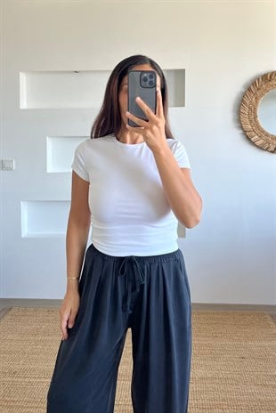 Beyaz Yumuşak Dokulu Basic Tshirt uygun fiyatlarda www.butikhola.com adresinde